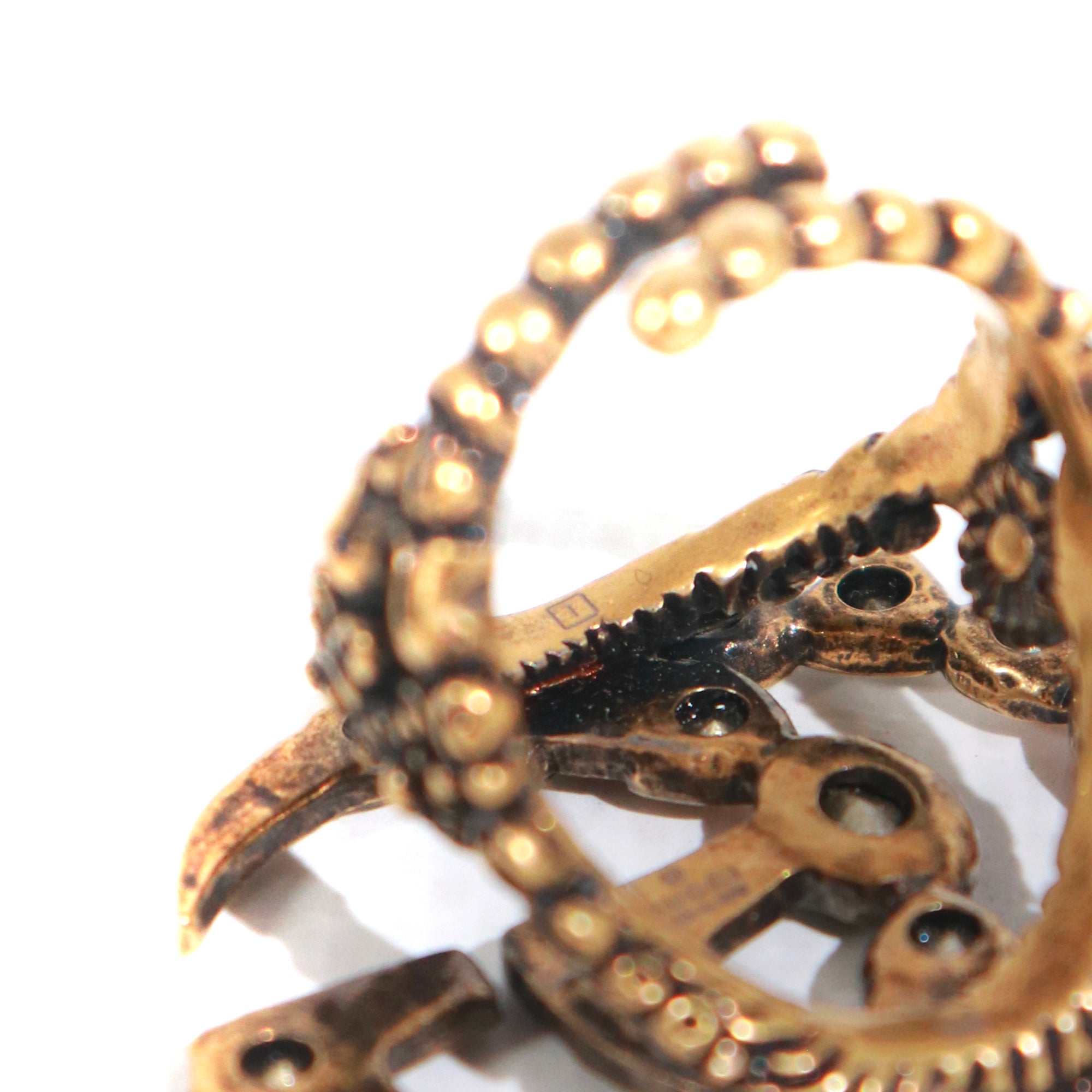GUCCI - Bague GG en métal doré et cristaux colorés (M)