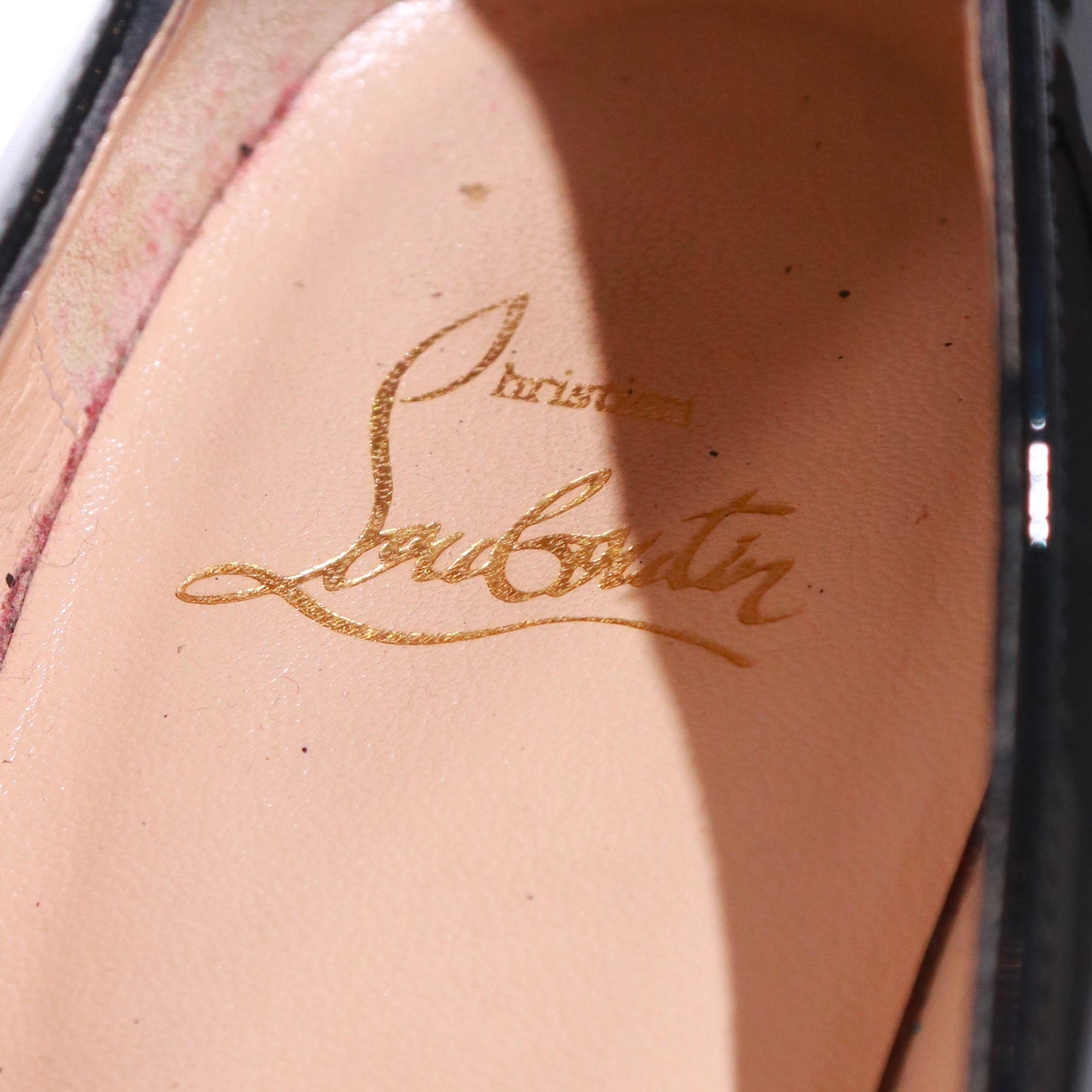 LOUBOUTIN - Pigalle pumps in black patent leather (T39)