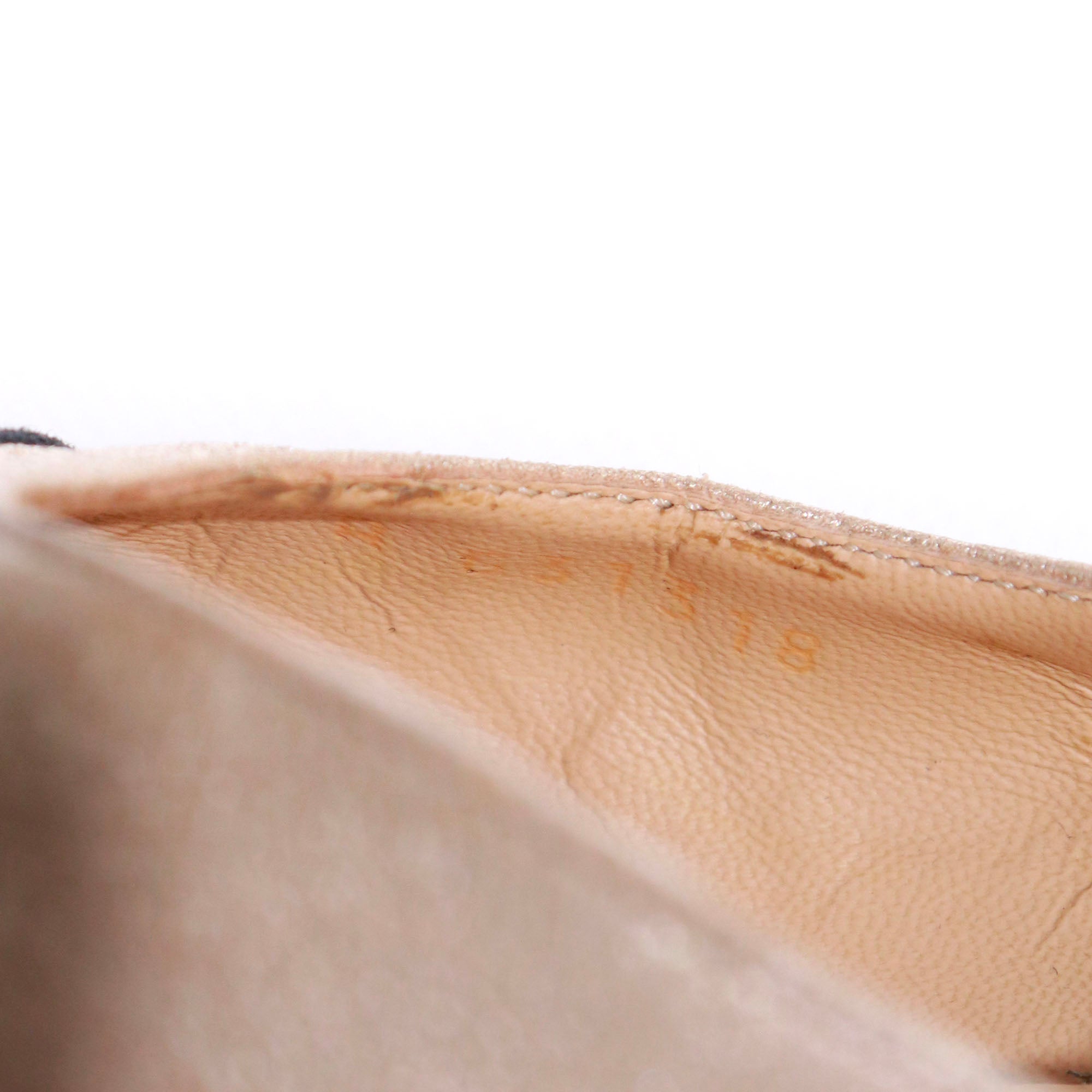 CHANEL - Sandales à talon Slingback Chanel en cuir doré (T37)
