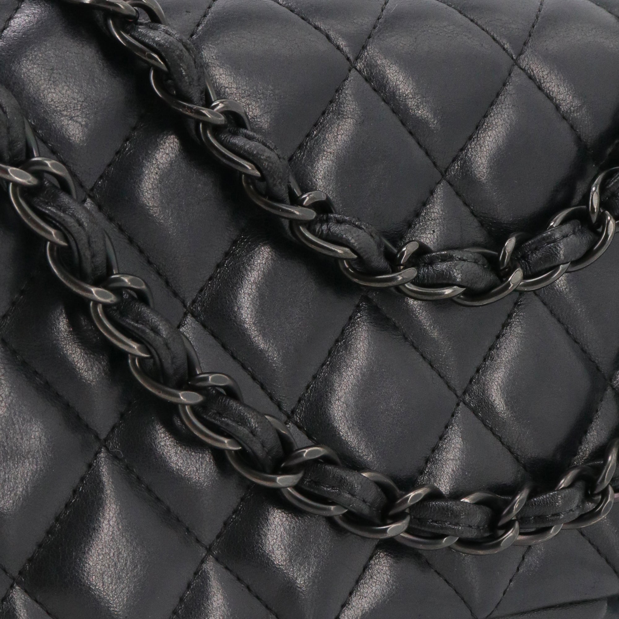 CHANEL - Sac à main Classique/Timeless Jumbo Chanel en cuir noir so black