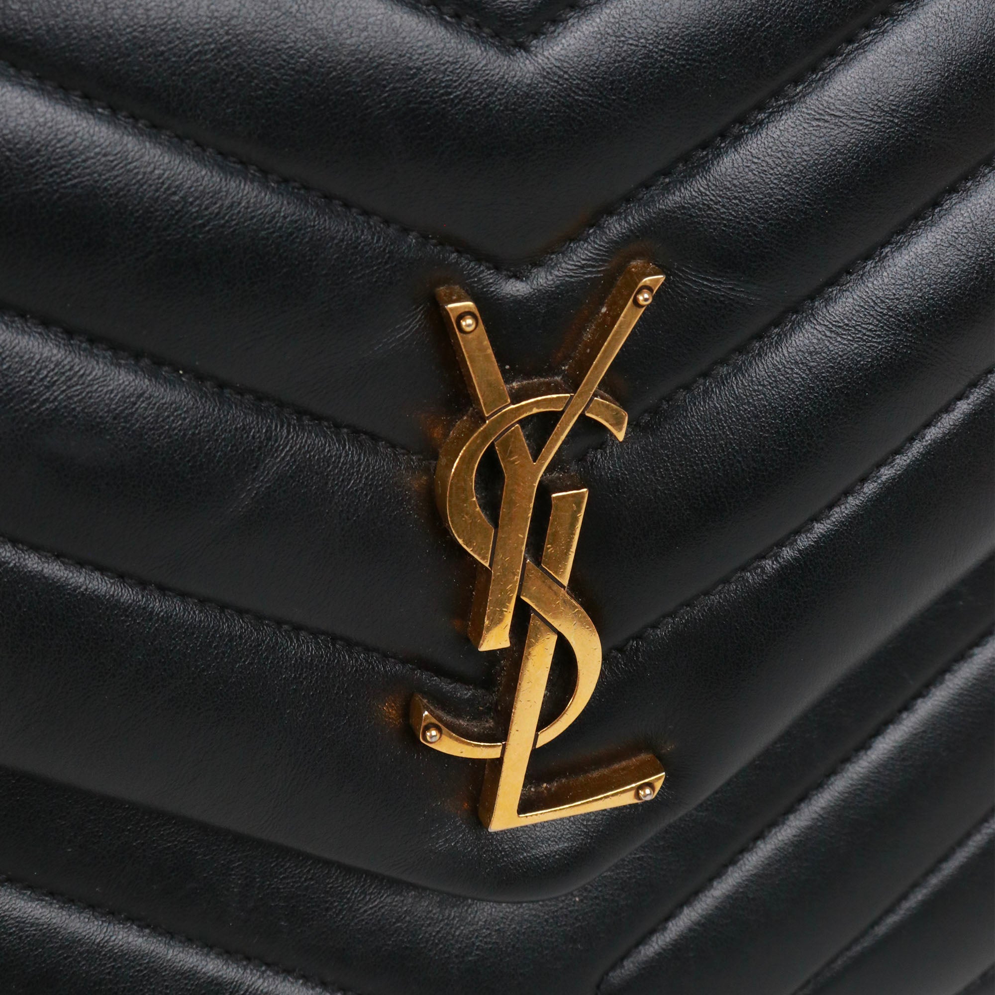 SAINT LAURENT - Sac à épaule Loulou medium Saint Laurent en cuir noir matelassé