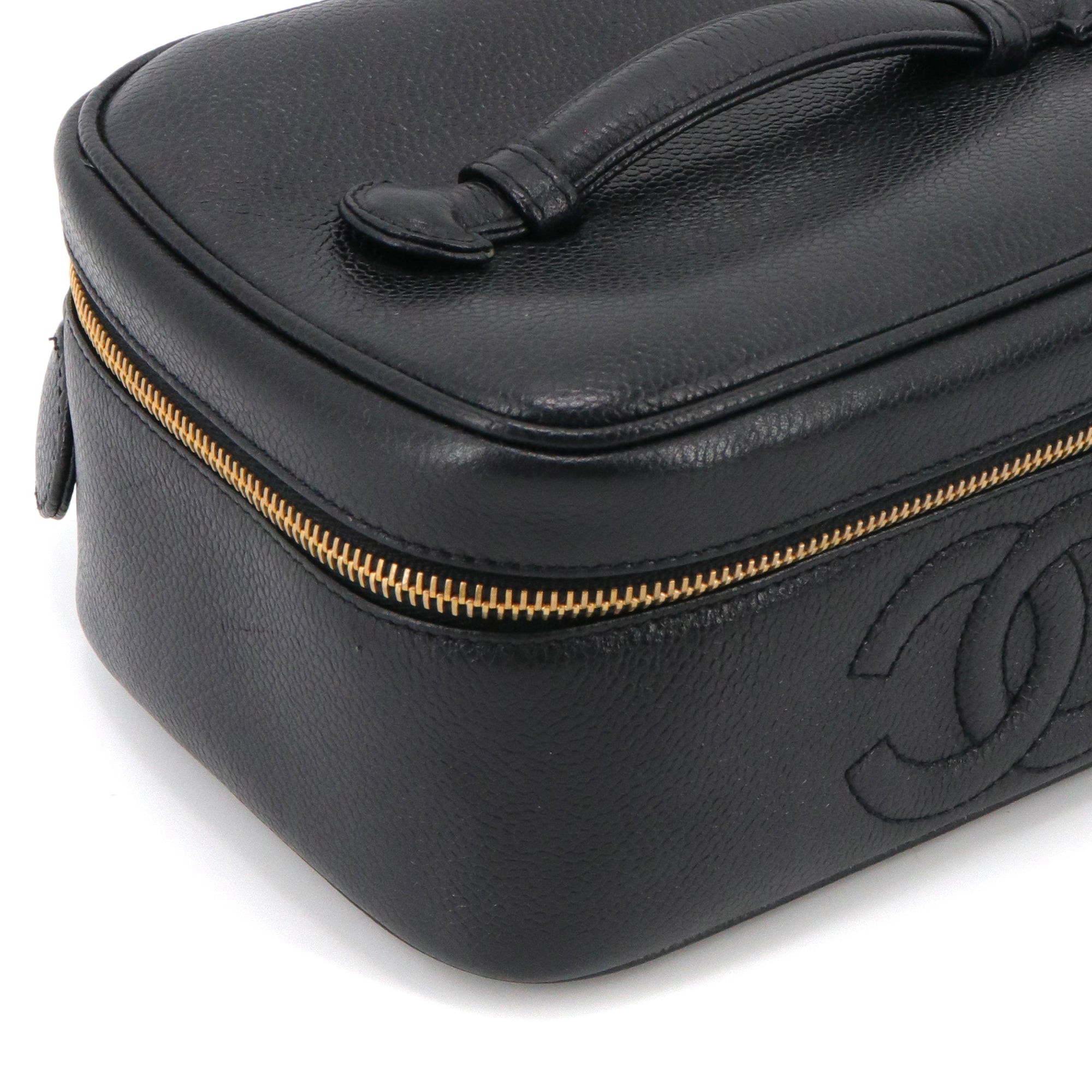 CHANEL - Sac à main Vanity Chanel en cuir caviar noir vintage