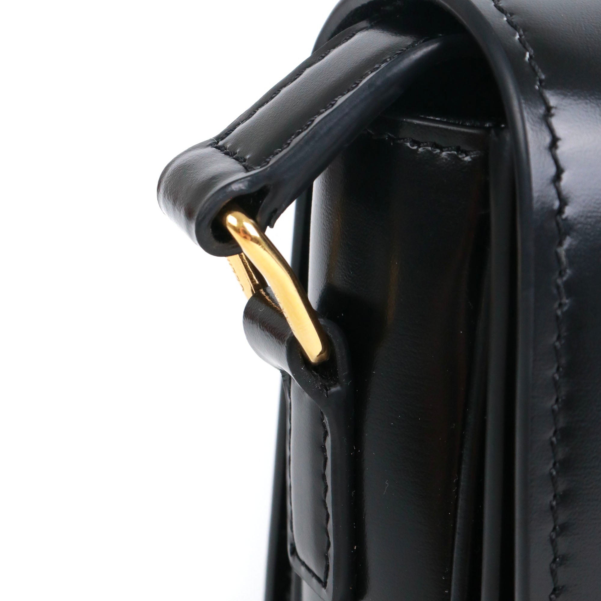 CELINE - Sac à bandoulière Triomphe teen Celine en cuir box noir