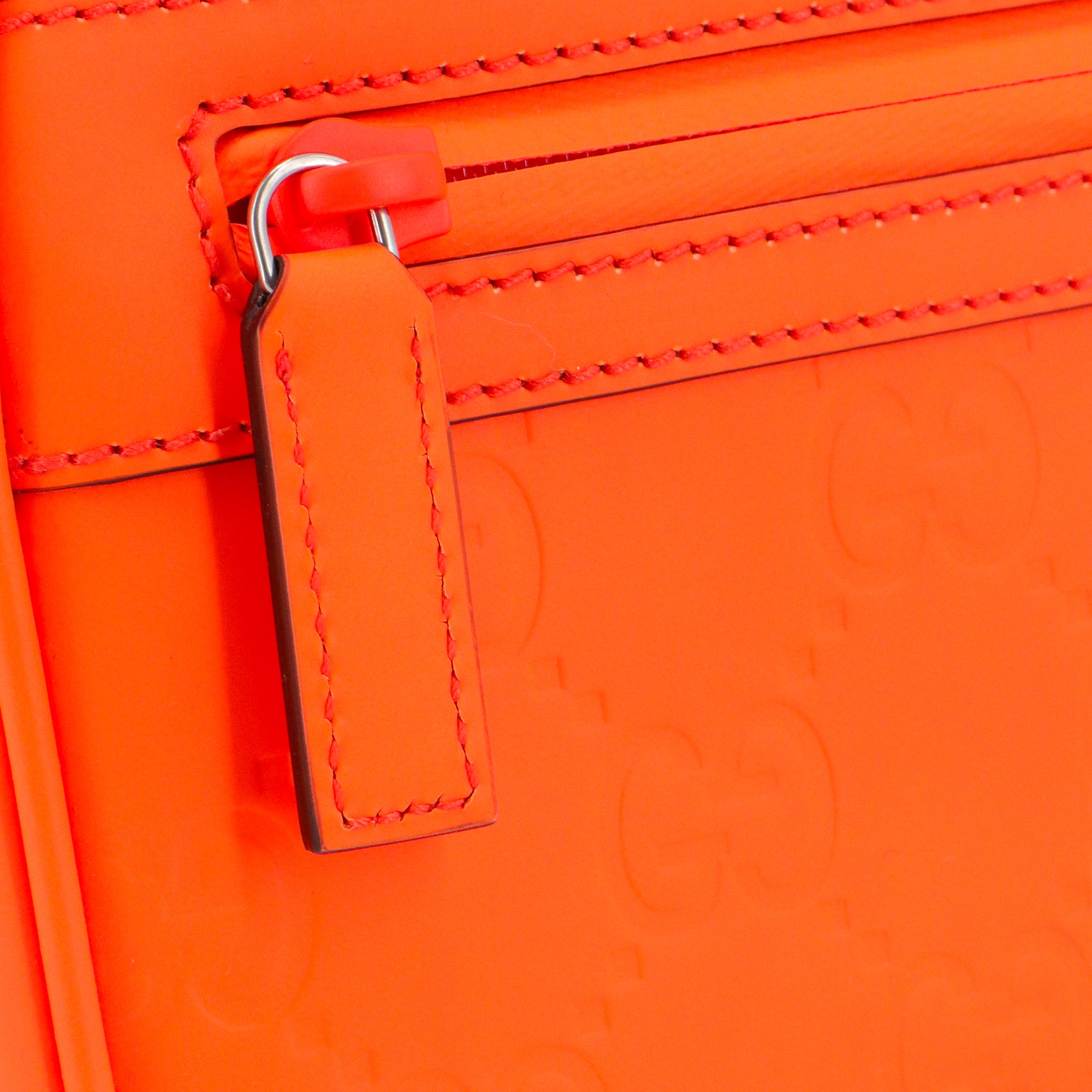 GUCCI - Sac ceinture PM Gucci en cuir effet caoutchouc orange fluo