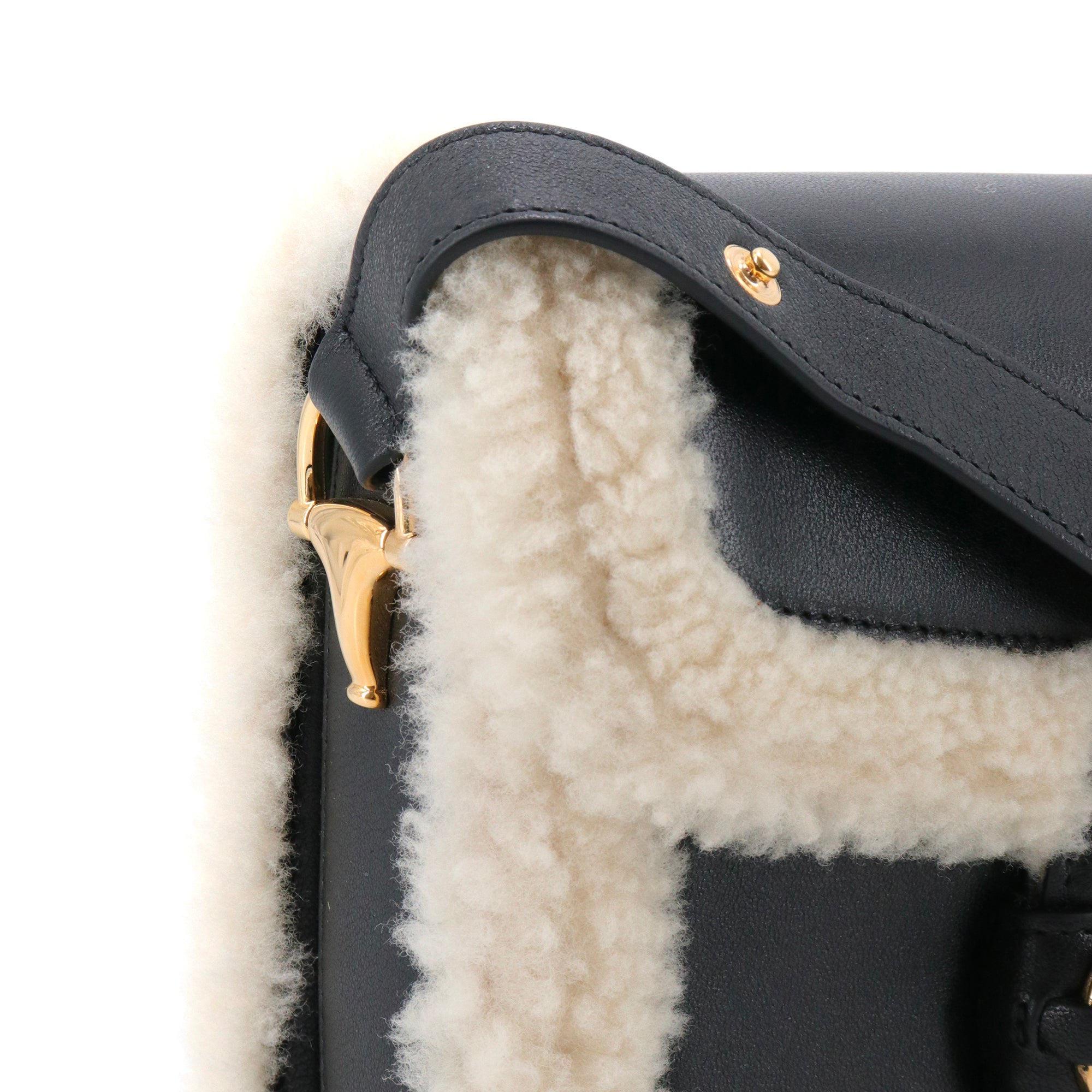 GUCCI - Sac à bandoulière Horsebit 1955 Gucci en cuir noir et fourrure