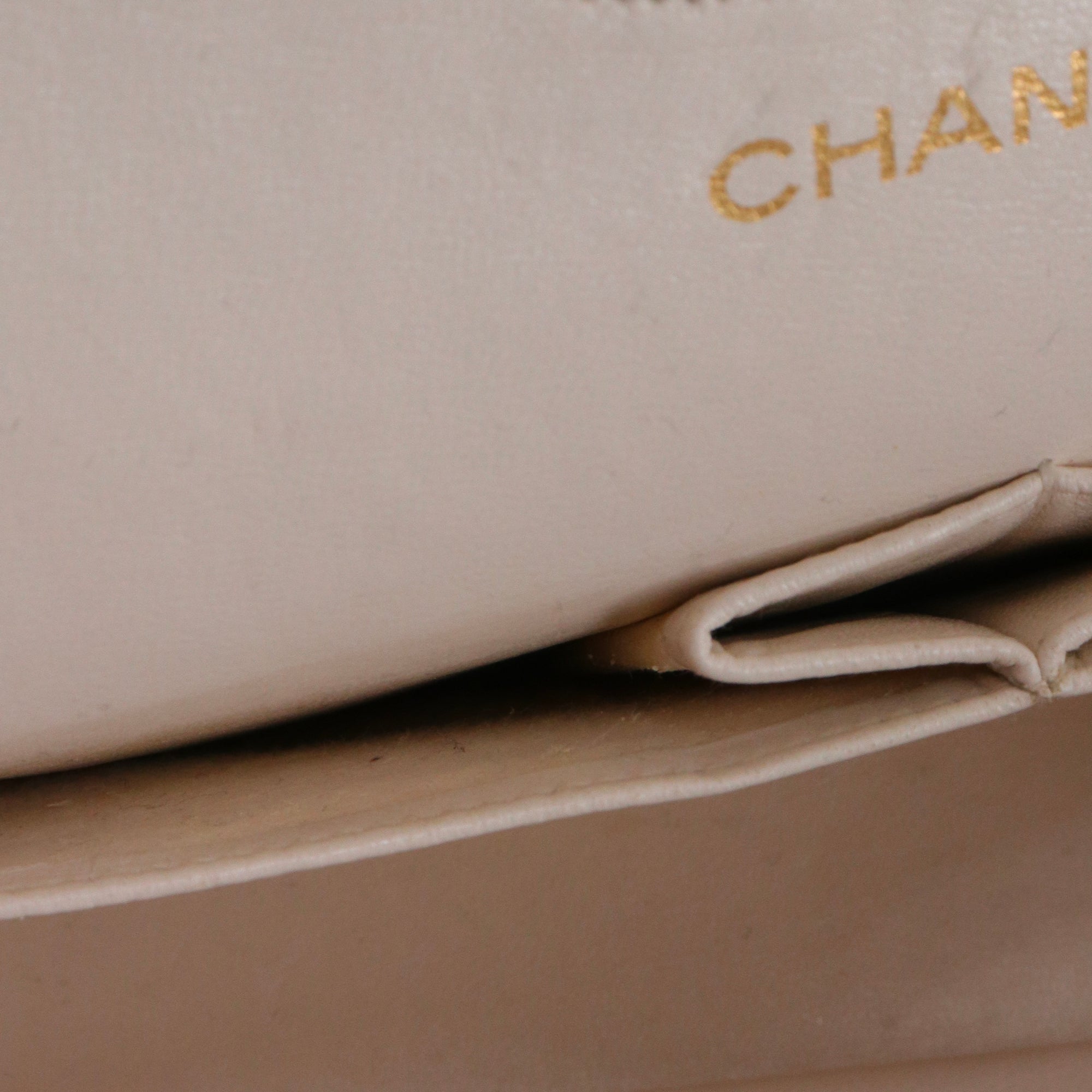 CHANEL - Sac à main Classique/Timeless 11.12 Chanel en cuir blanc vintage