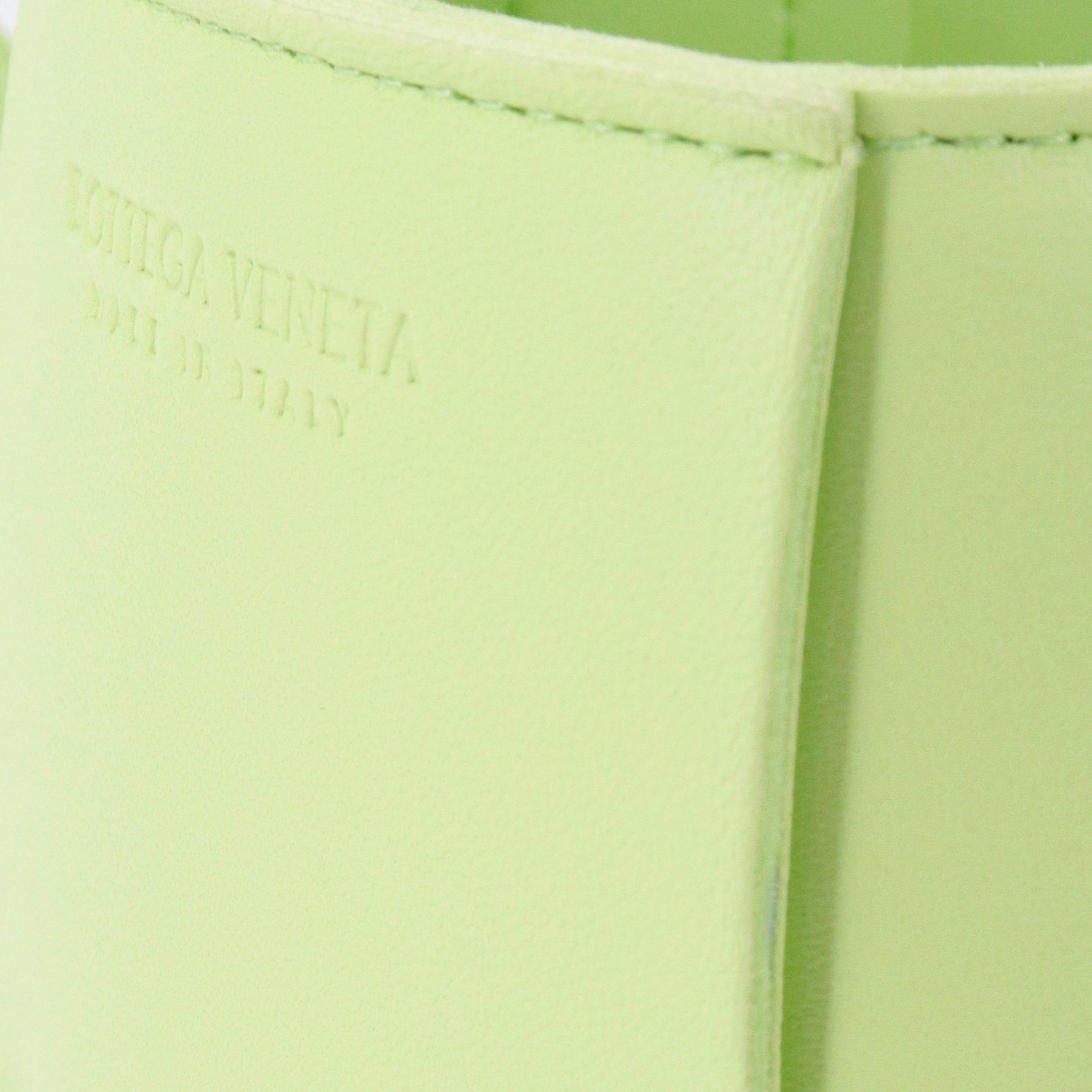 BOTTEGA VENETA - Sac à bandoulière Arco Mini Bottega Veneta en cuir intrecciato vert