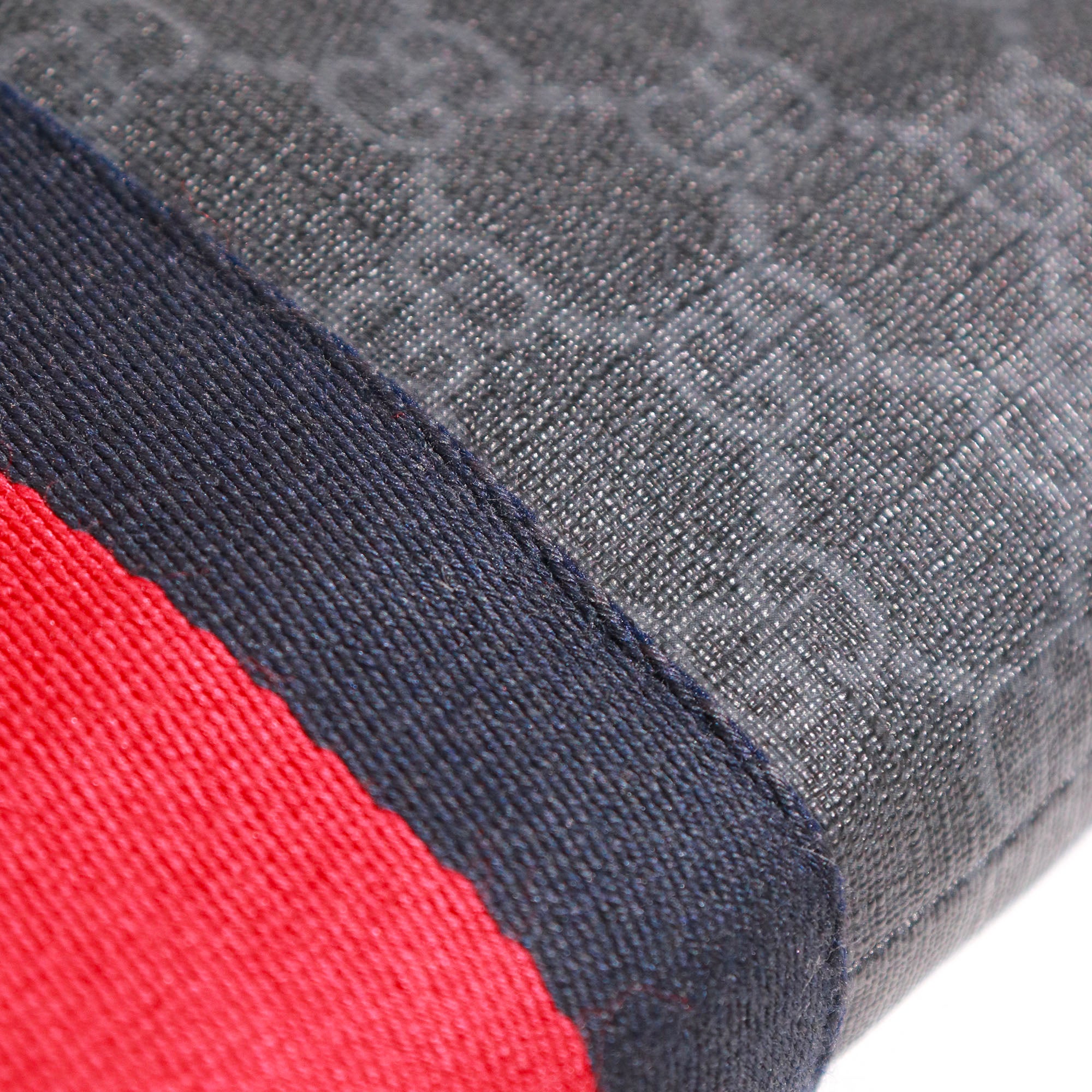 GUCCI - Sac à bandoulière GG Suprême Gucci en toile enduite et cuir noir