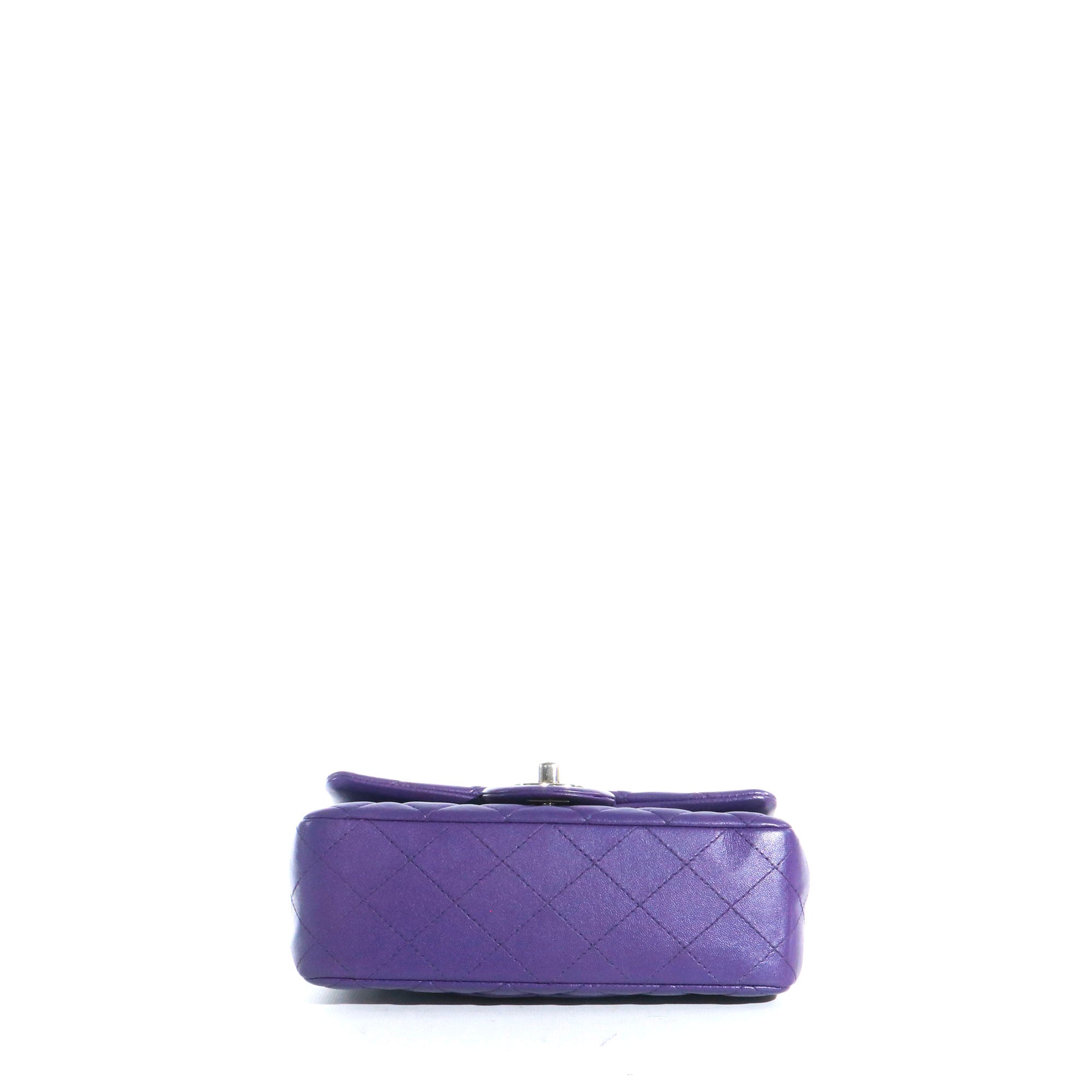 CHANEL - Sac à bandoulière Classique/Timeless Chanel mini rectangle en cuir violet