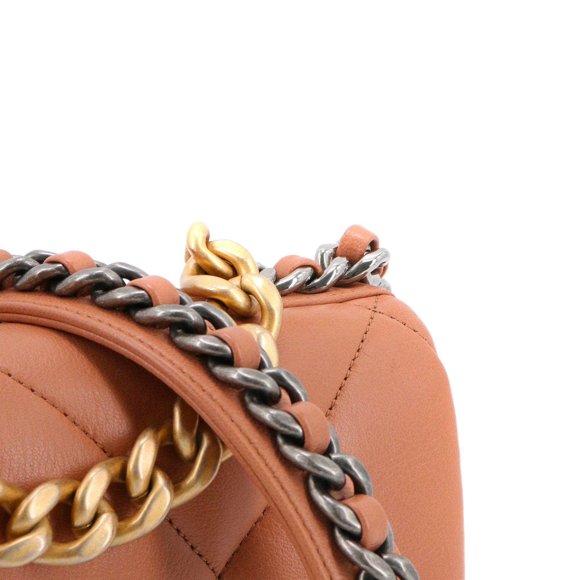 CHANEL - Sac à bandoulière 19 Chanel en cuir marron