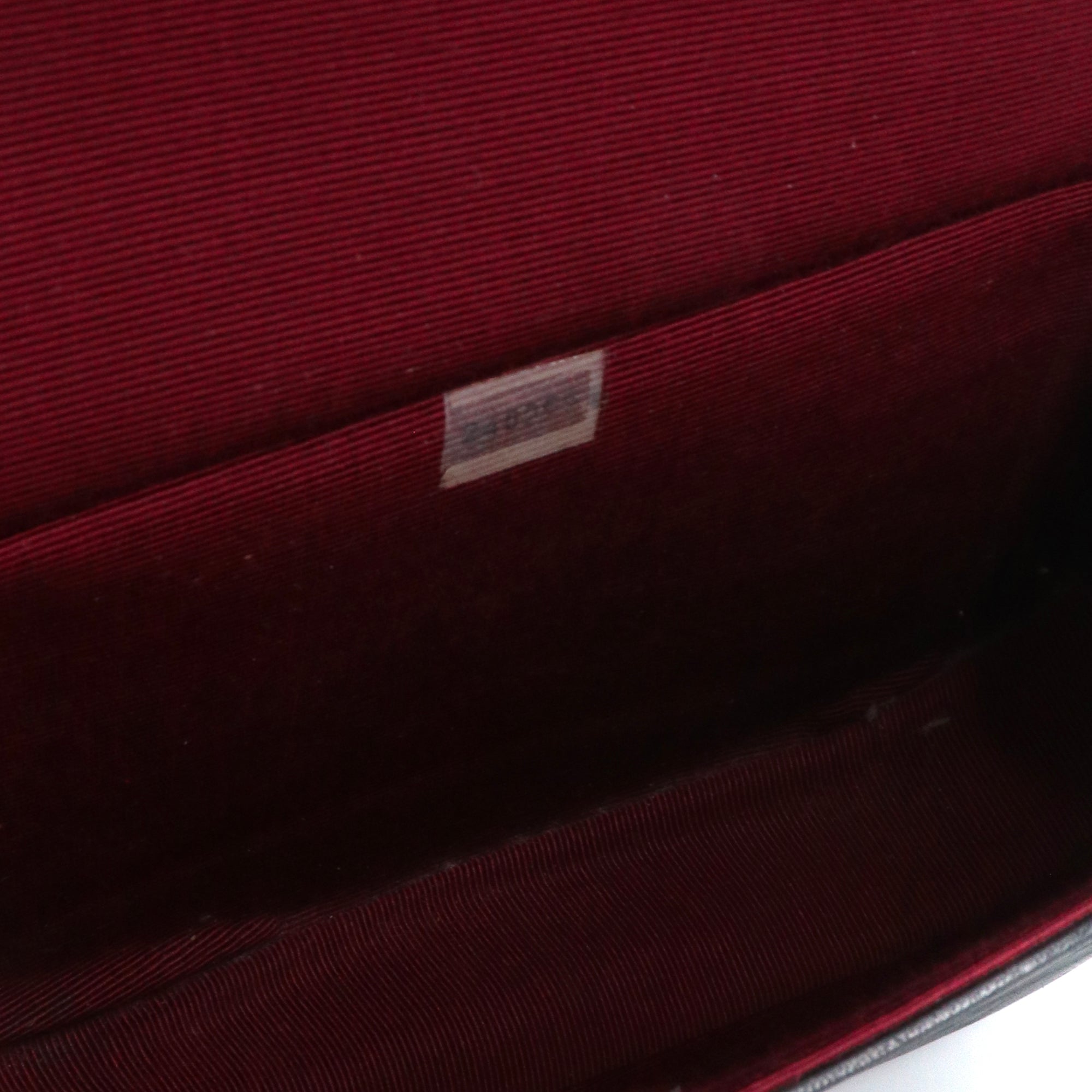 CHANEL - Sac à bandoulière Demi Lune Chanel en cuir noir vintage