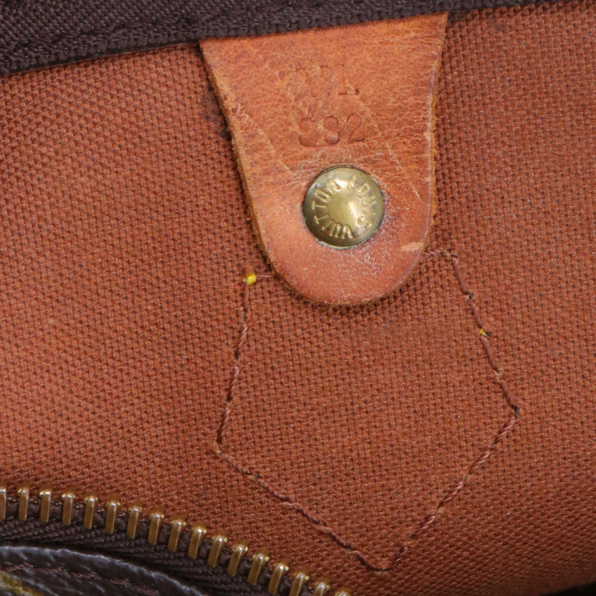 LOUIS VUITTON - Sac à main Speedy 35 Louis Vuitton en toile monogrammée vintage