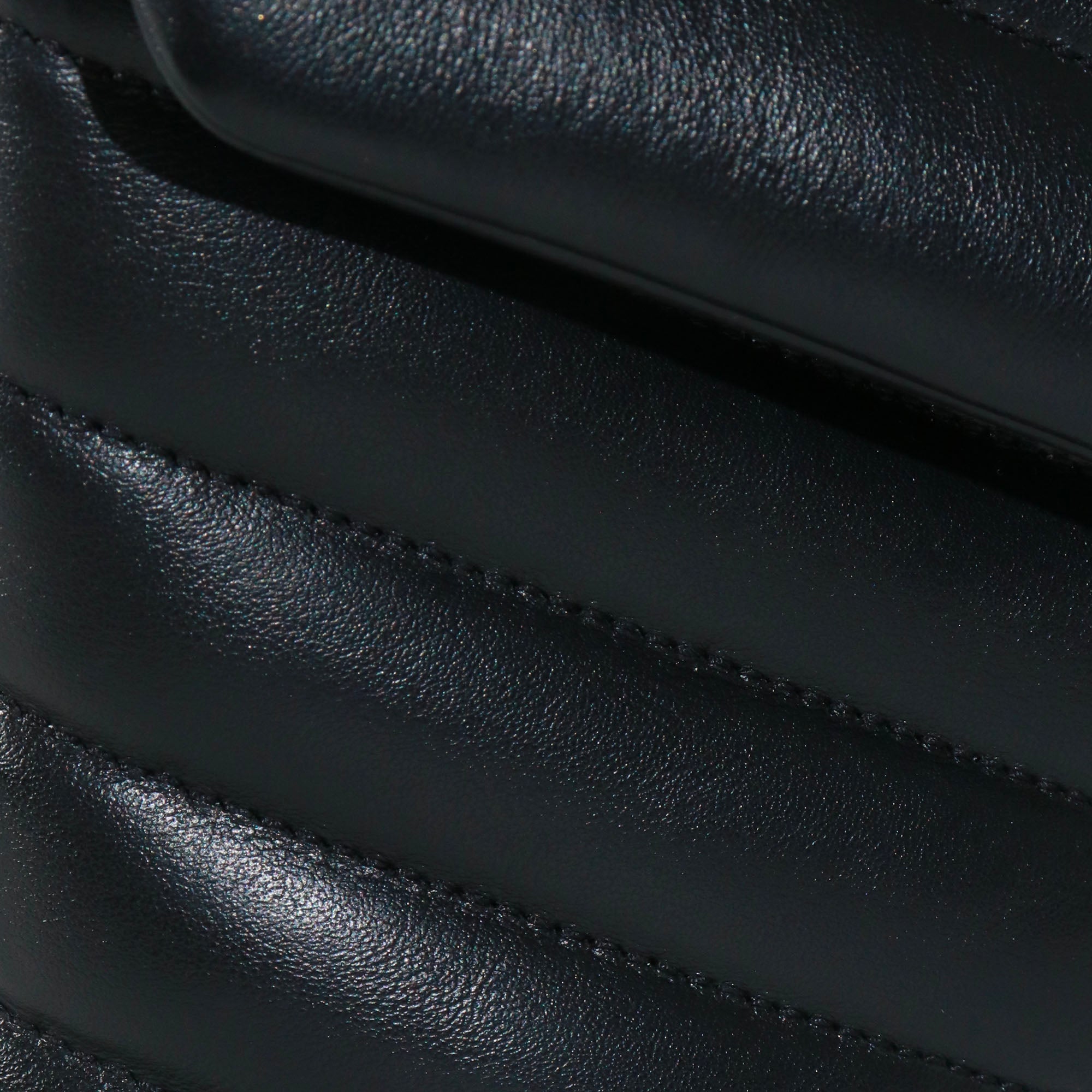 SAINT LAURENT - Sac à bandoulière Loulou small Saint Laurent en cuir matelassé noir