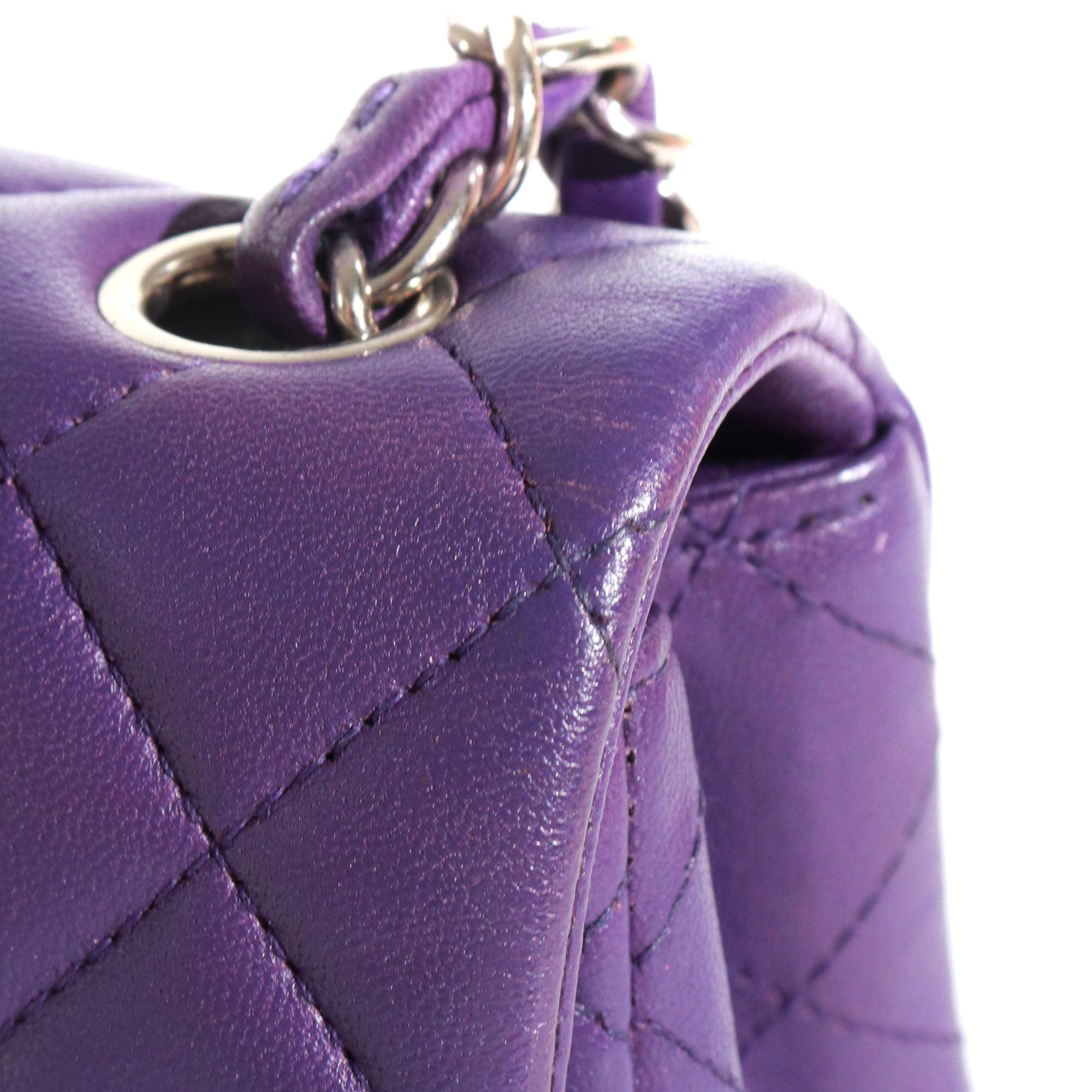 CHANEL - Sac à bandoulière Classique/Timeless Chanel mini rectangle en cuir violet