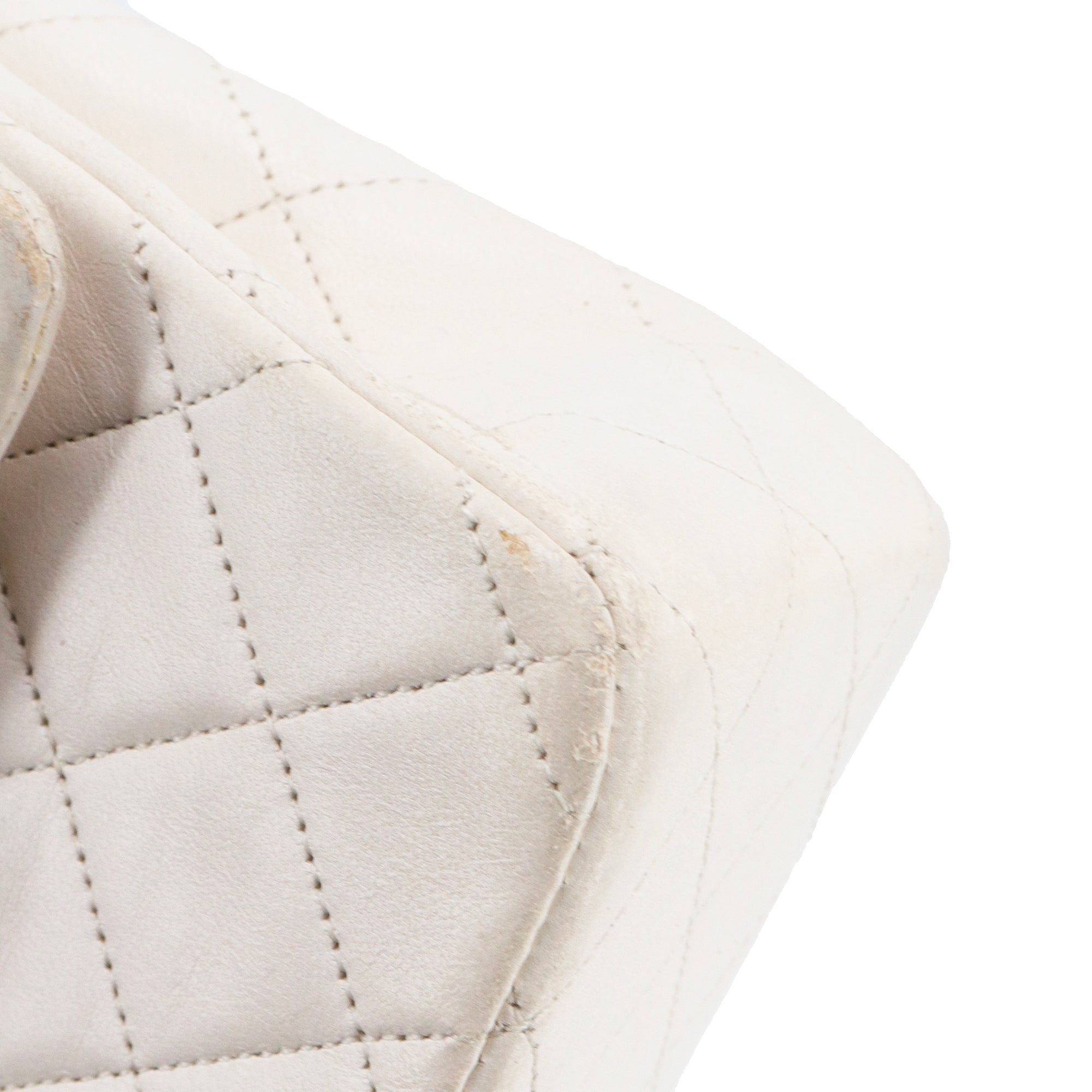 CHANEL - Sac à main Classique/Timeless 11.12 Chanel en cuir blanc vintage