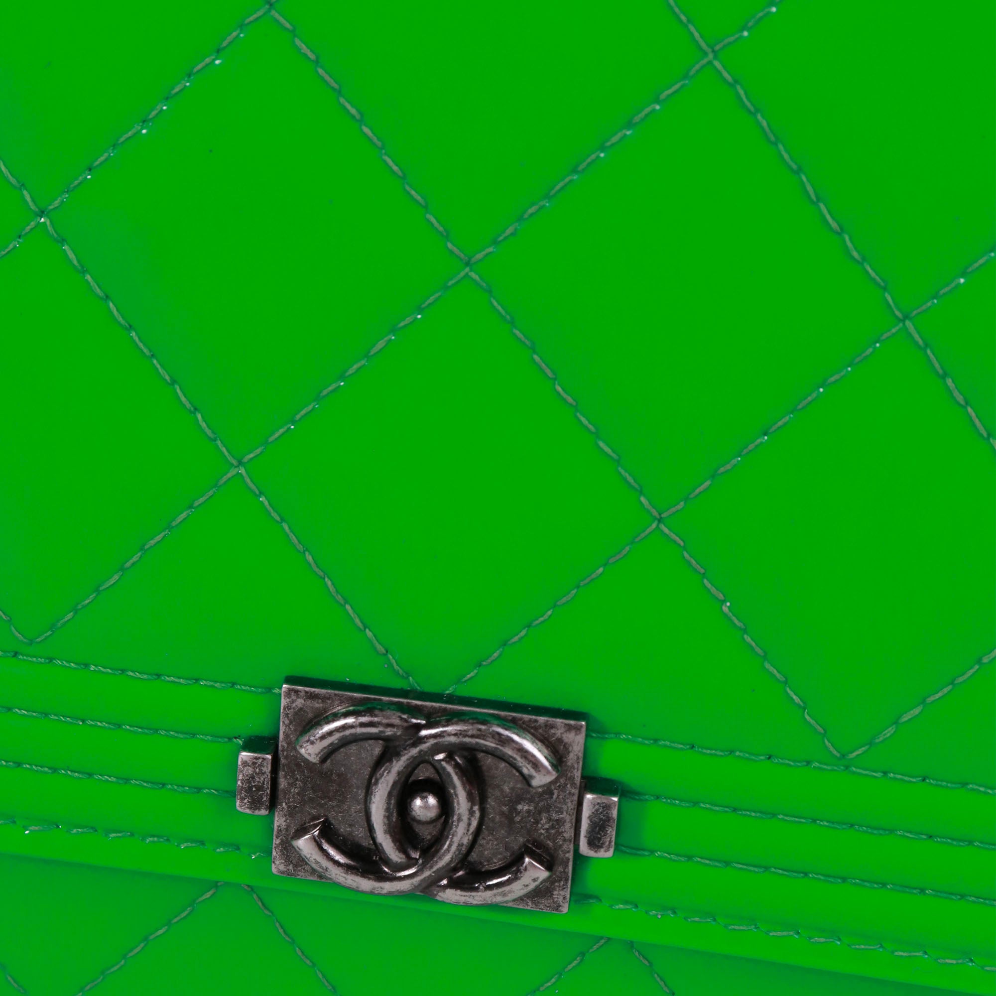 CHANEL - Chanel Wallet On Chain Boy shoulder bag in neon green patent leather