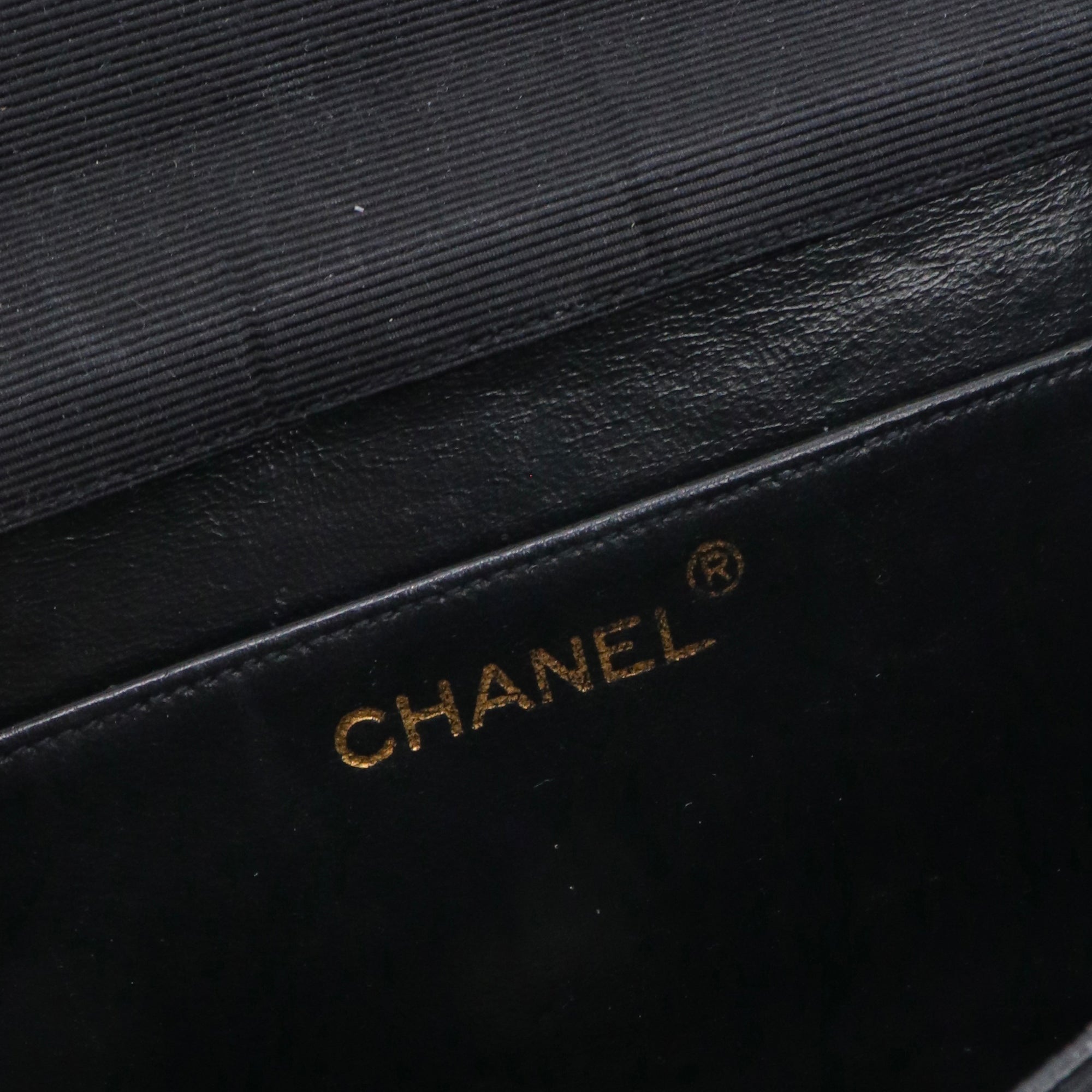 CHANEL - Sac à bandoulière vintage Chanel en toile noire vintage