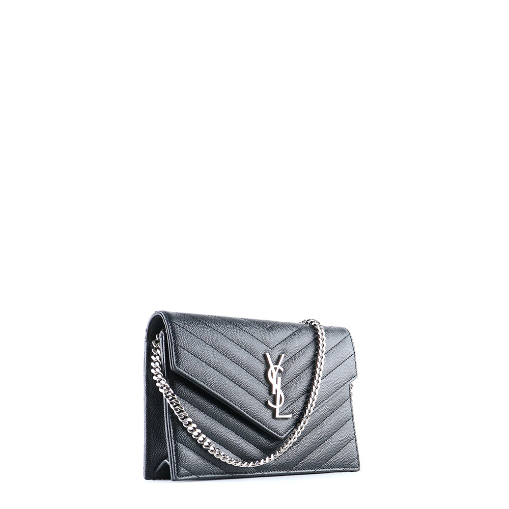 SAINT LAURENT - Sac à bandoulière Cassandre Envelope Chain Wallet en cuir grainé noir