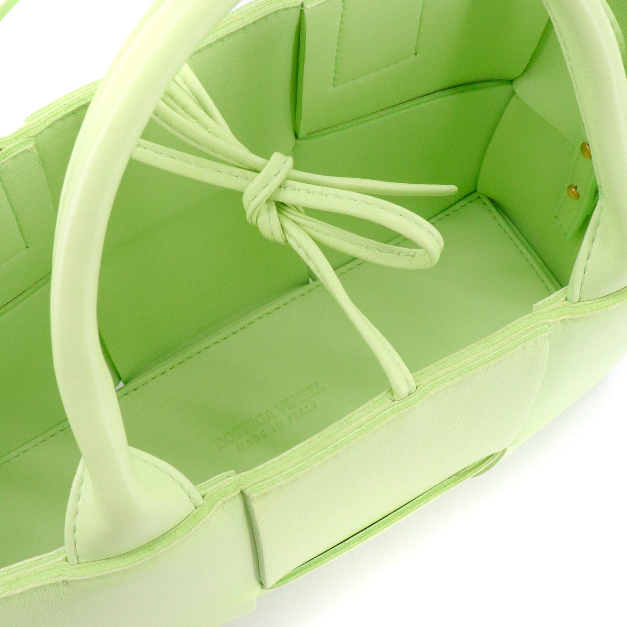 BOTTEGA VENETA - Sac à bandoulière Arco Mini Bottega Veneta en cuir intrecciato vert