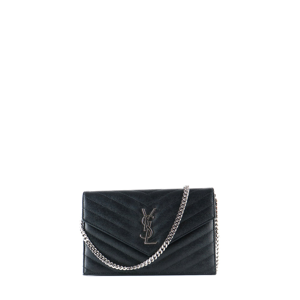 SAINT LAURENT - Sac à bandoulière Cassandre Envelope Chain Wallet en cuir grainé noir