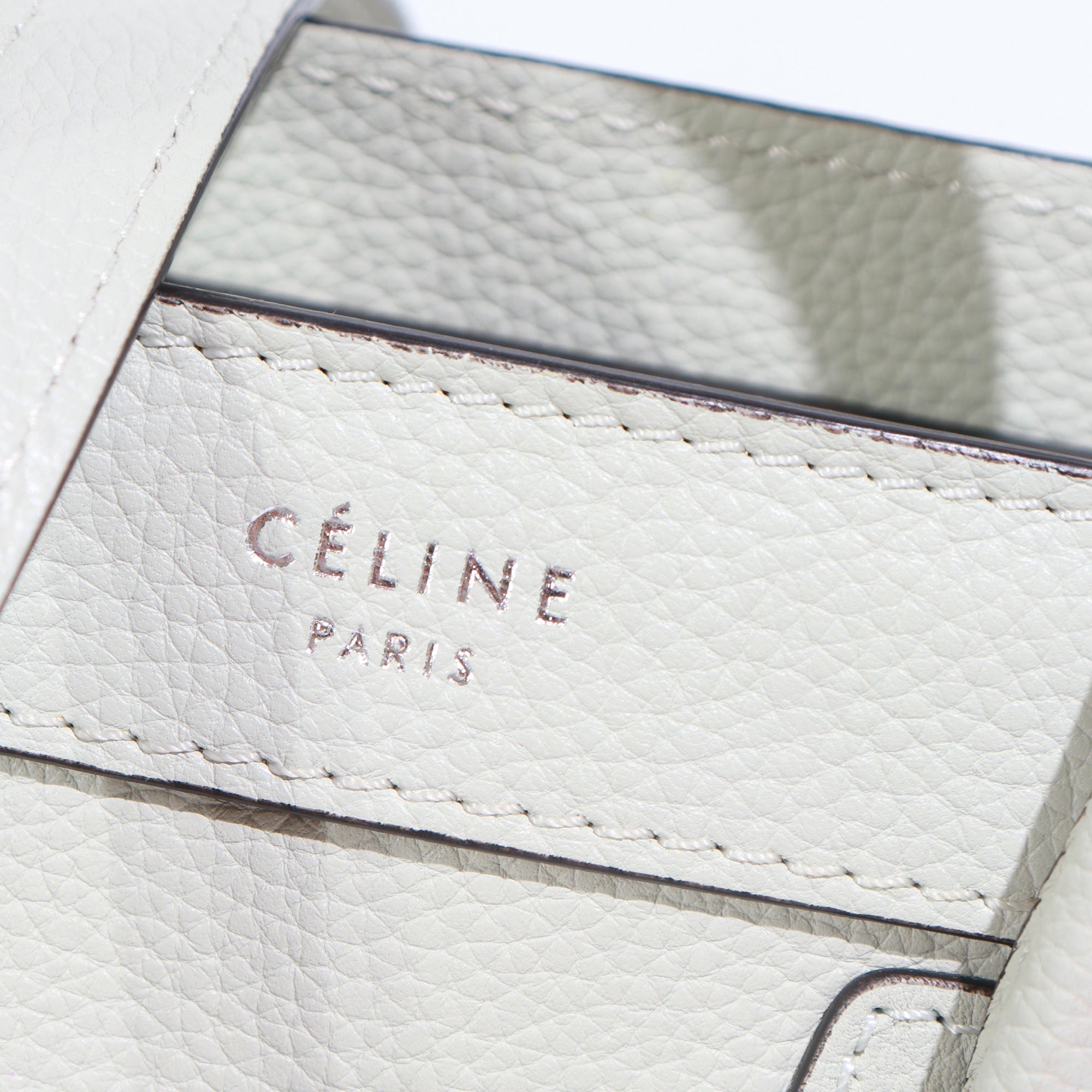 CELINE - Sac à bandoulière Luggage nano en cuir grainé bleu gris