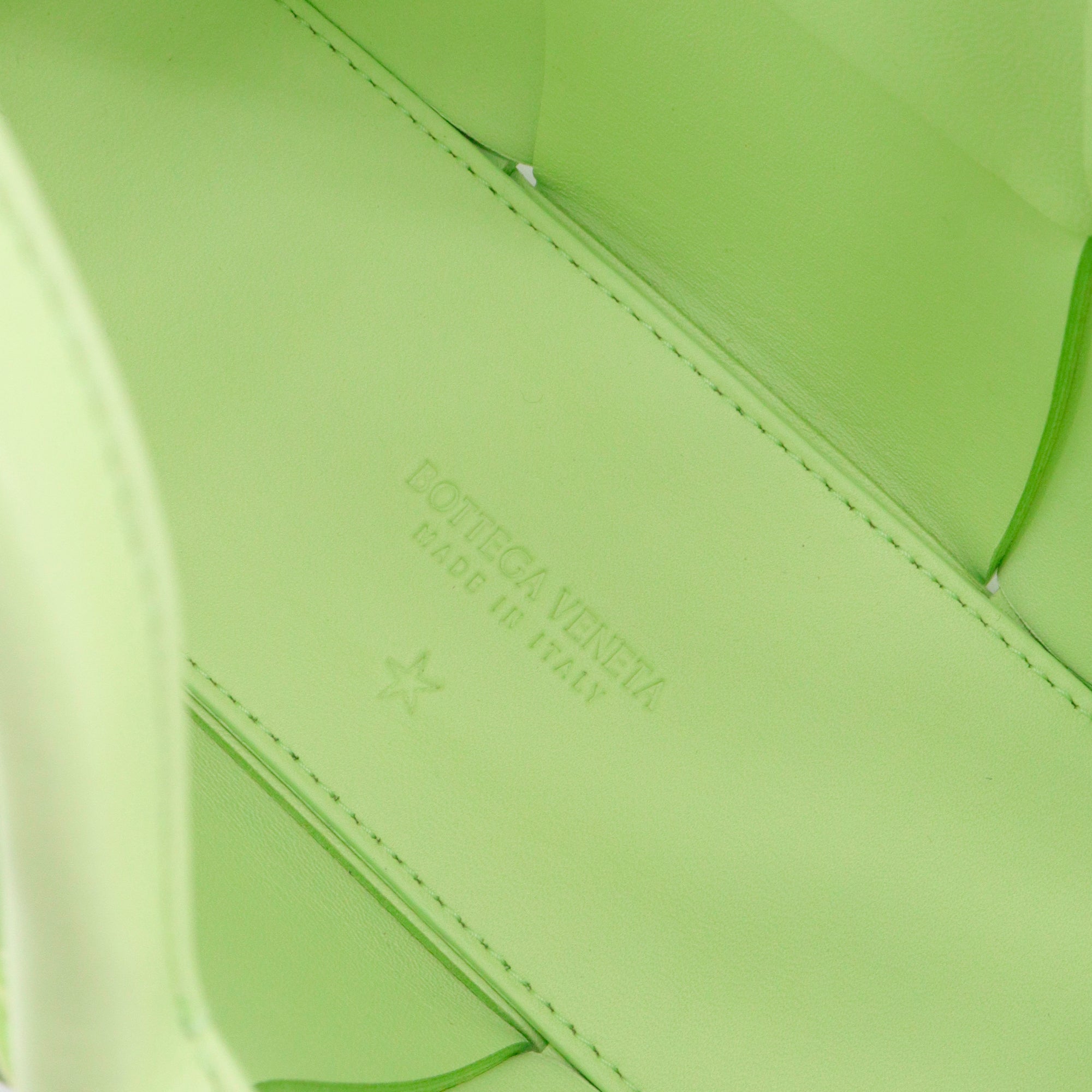 BOTTEGA VENETA - Sac à bandoulière Arco Mini Bottega Veneta en cuir intrecciato vert