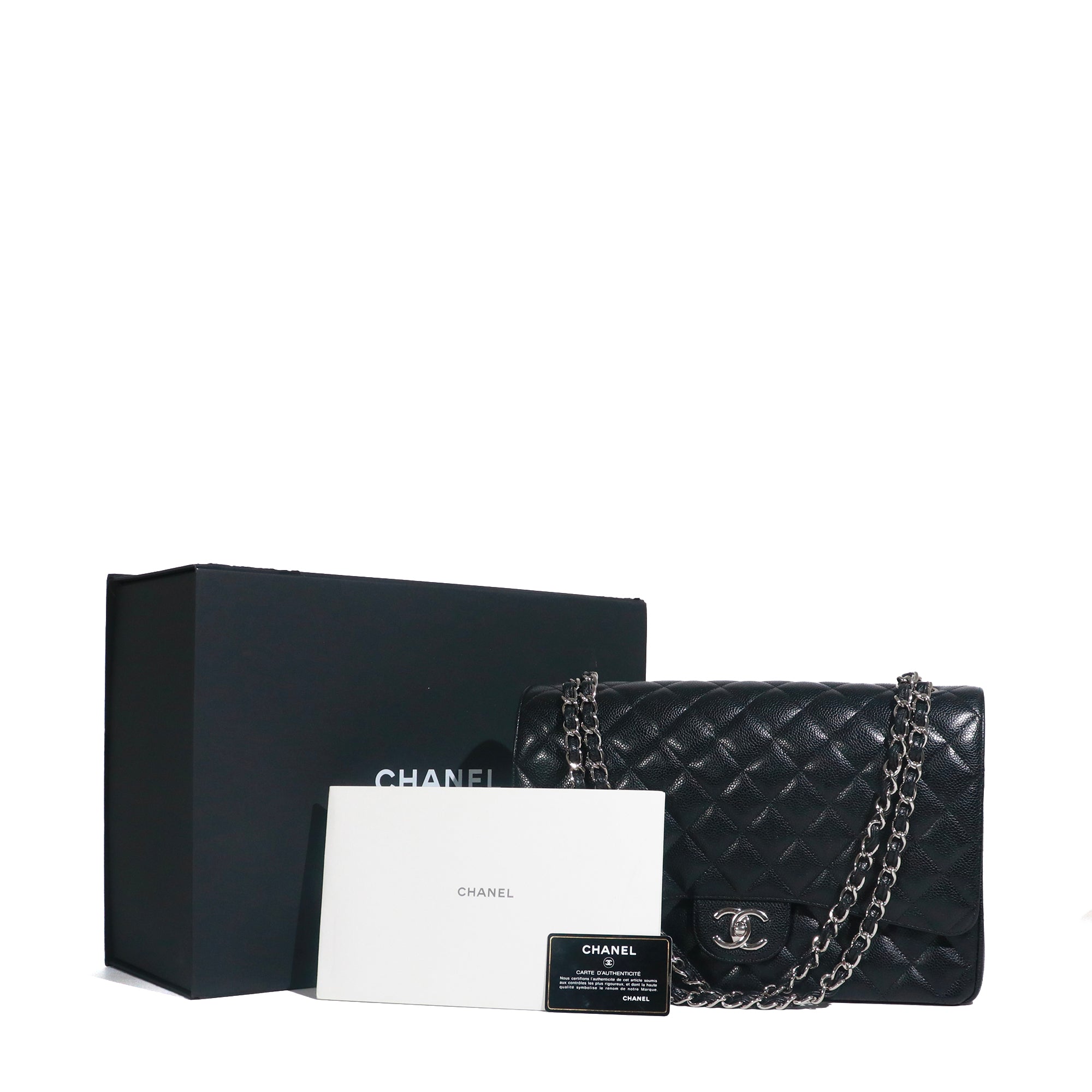 CHANEL - Sac à bandoulière Timeless Maxi Jumbo double flap en cuir caviar noir
