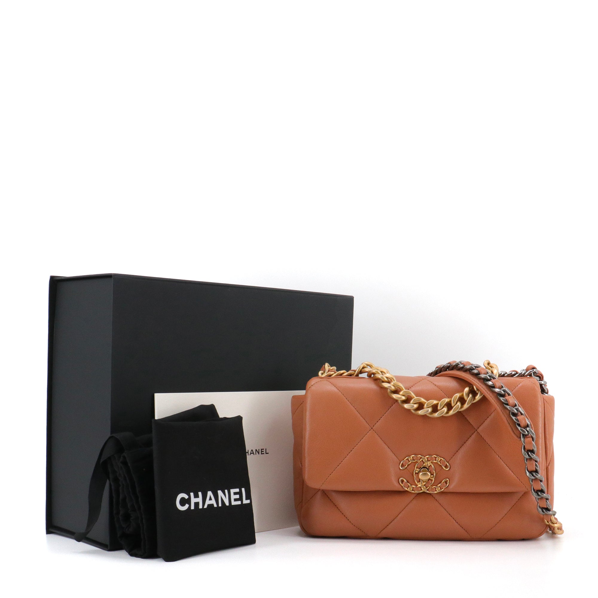 CHANEL - Sac à bandoulière 19 Chanel en cuir marron