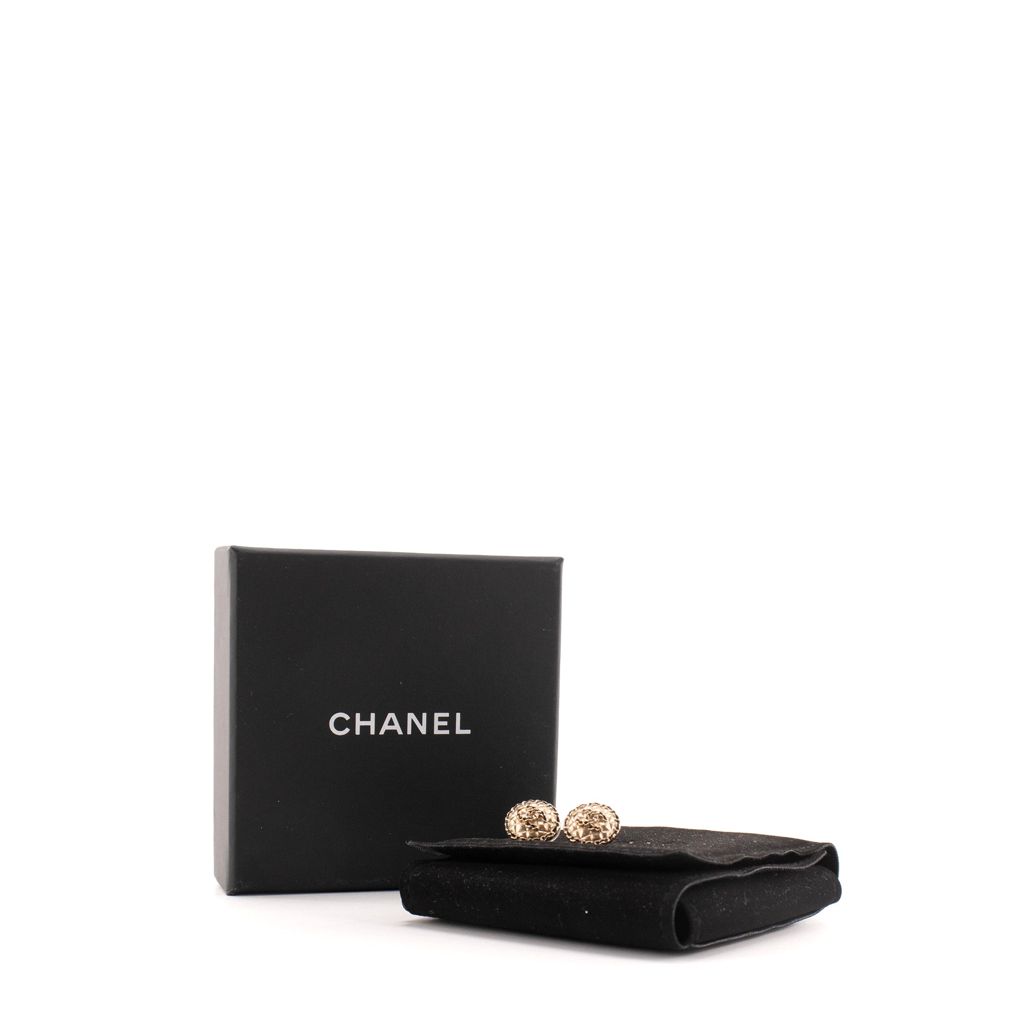 CHANEL - Boucles d’oreilles CC Chanel en métal doré champagne