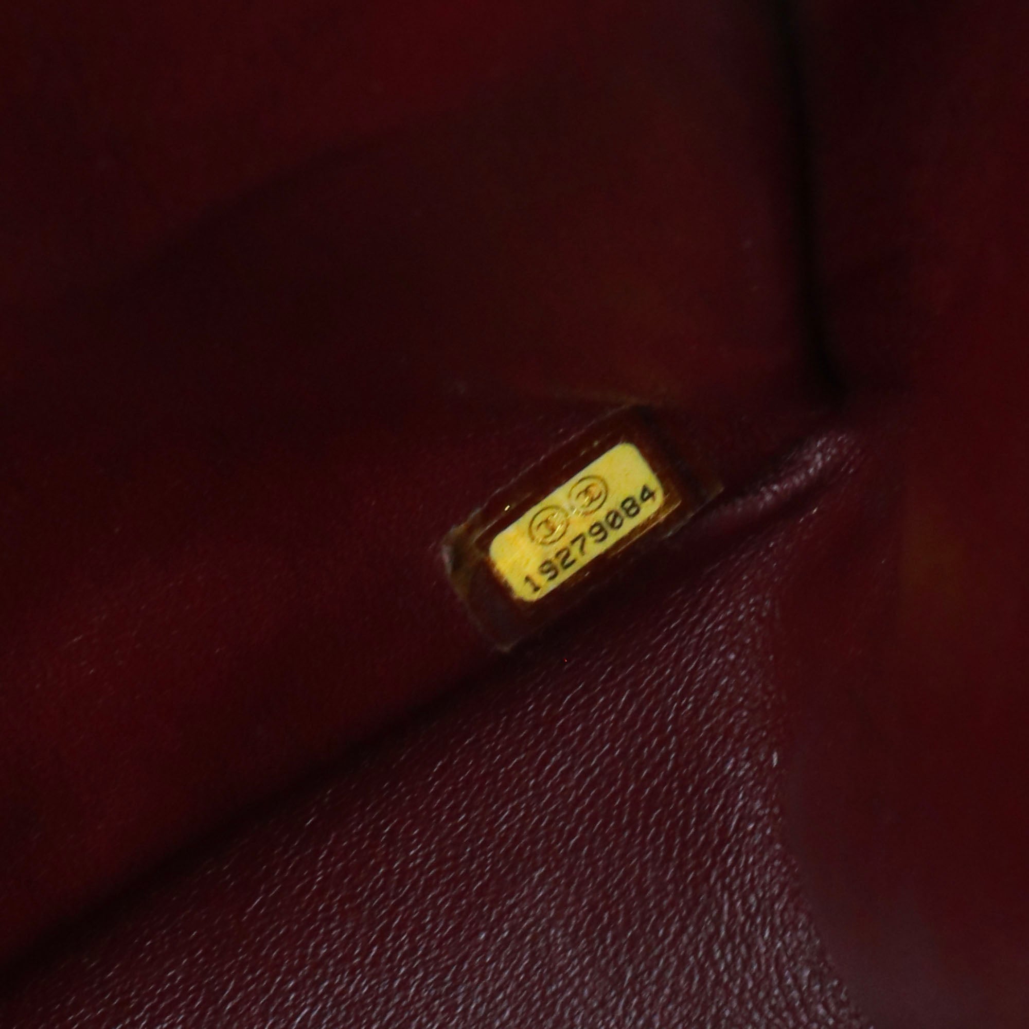 CHANEL - Sac à bandoulière 2.55 Chanel large en cuir matelassé noir
