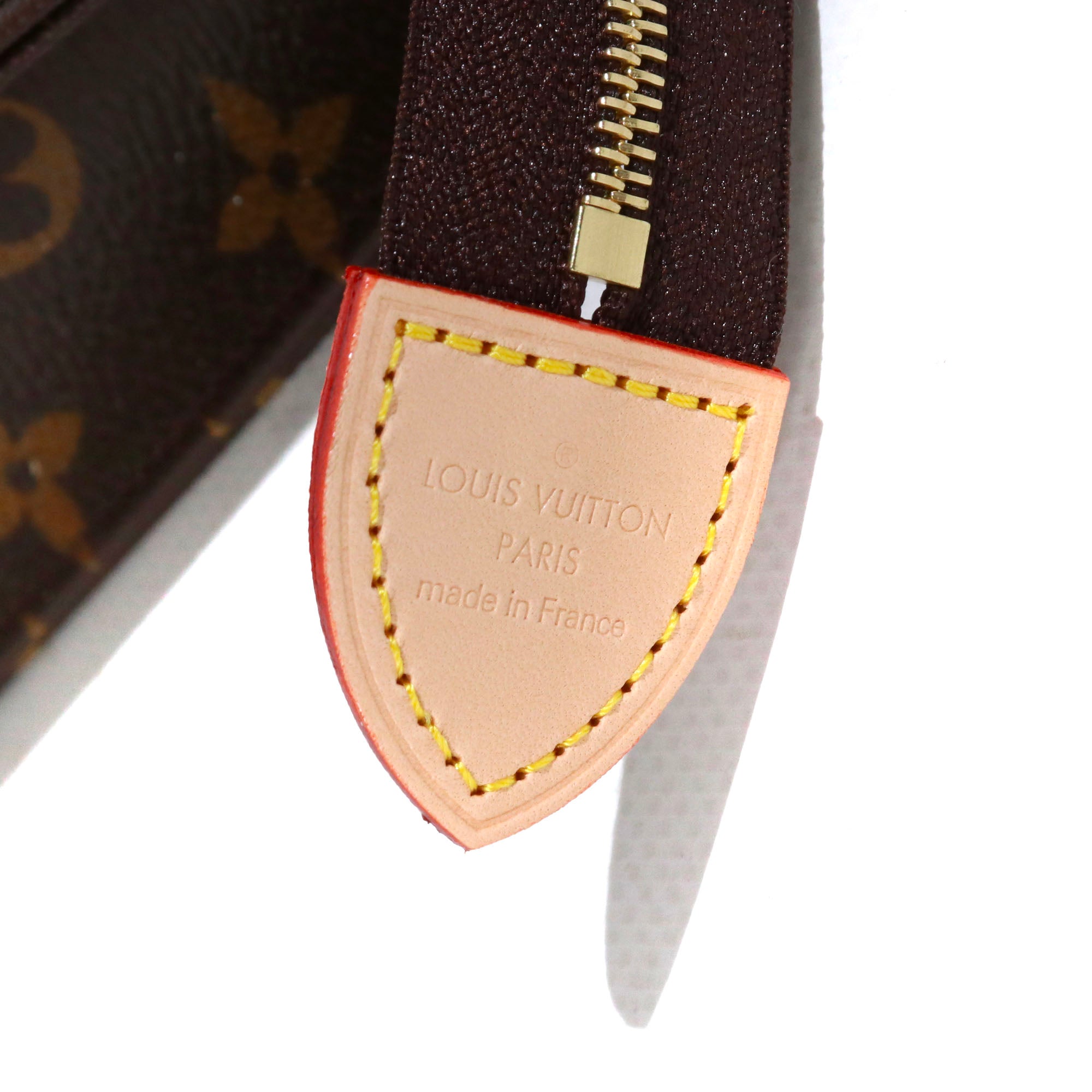 LOUIS VUITTON - Pochette 19 Louis Vuitton en toile enduite monogrammée