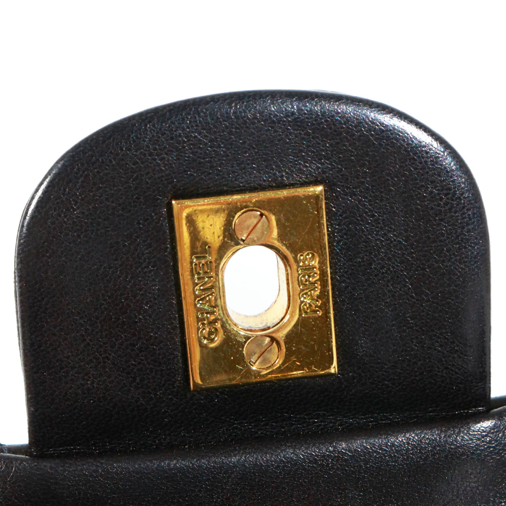 CHANEL - Sac à main Timeless 25 double flap Chanel en cuir matelassé noir vintage