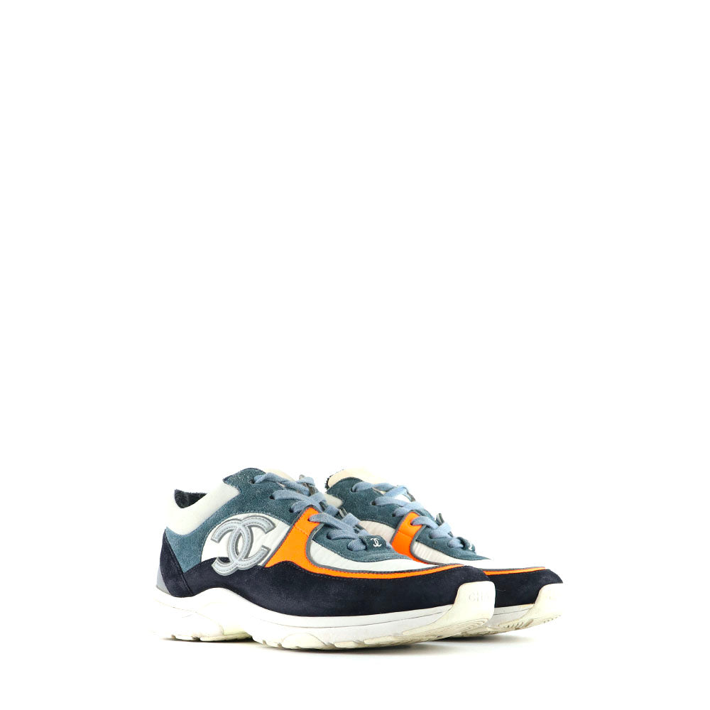 CHANEL - CC canvas and suede sneakers (T38)