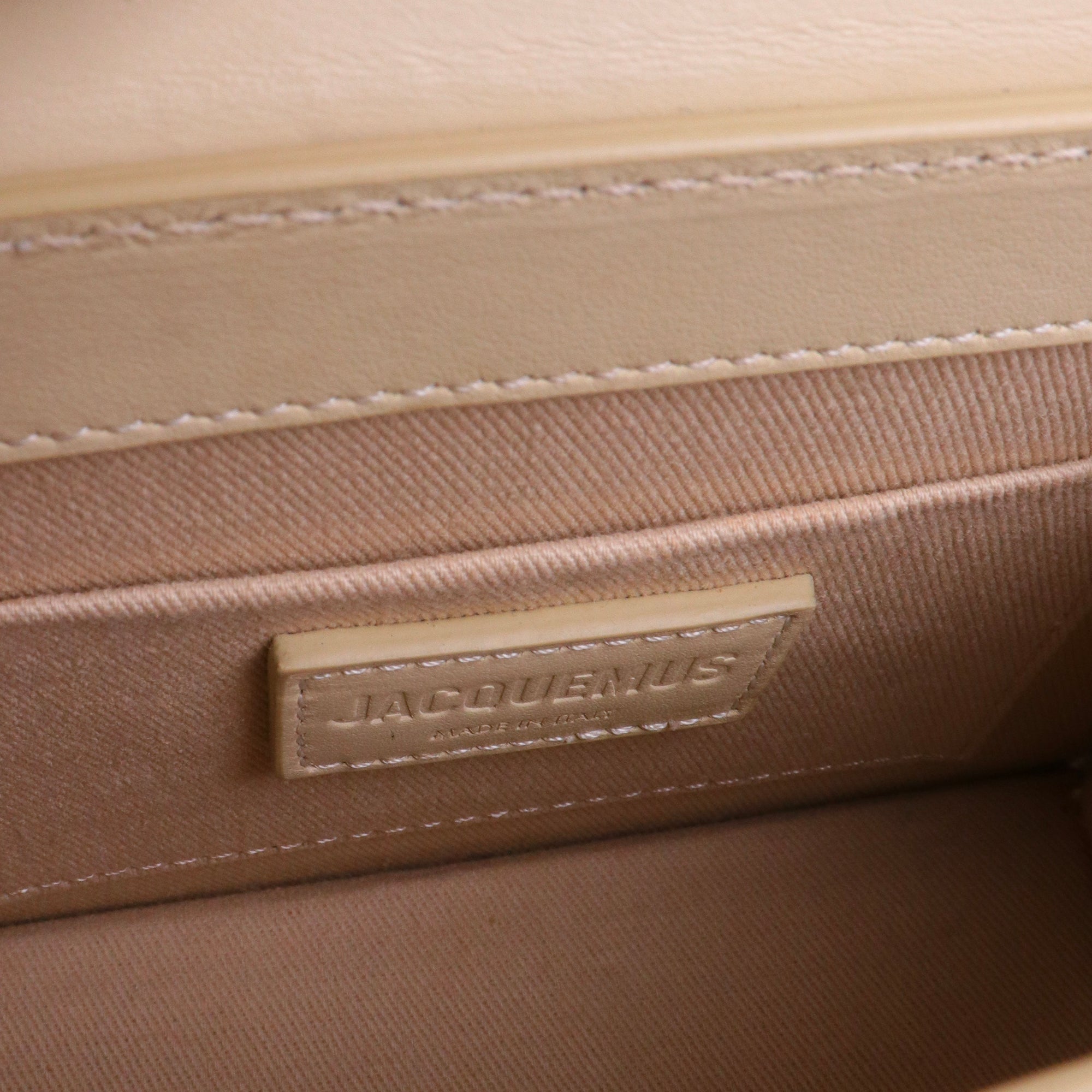 JACQUEMUS - Sac à bandoulière Chiquito medium Jacquemus en cuir beige