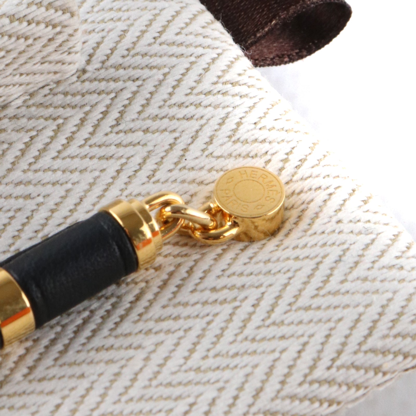 HERMÈS - Boucles d'oreilles Charnière dorées et cuir noir