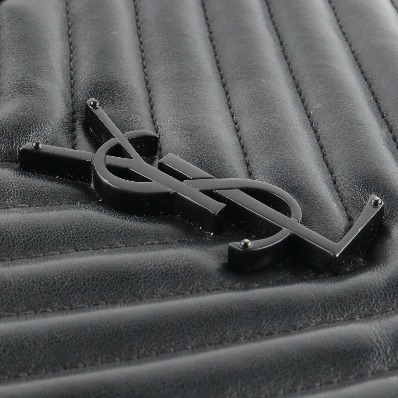 SAINT LAURENT - Lou shoulder bag in black leather