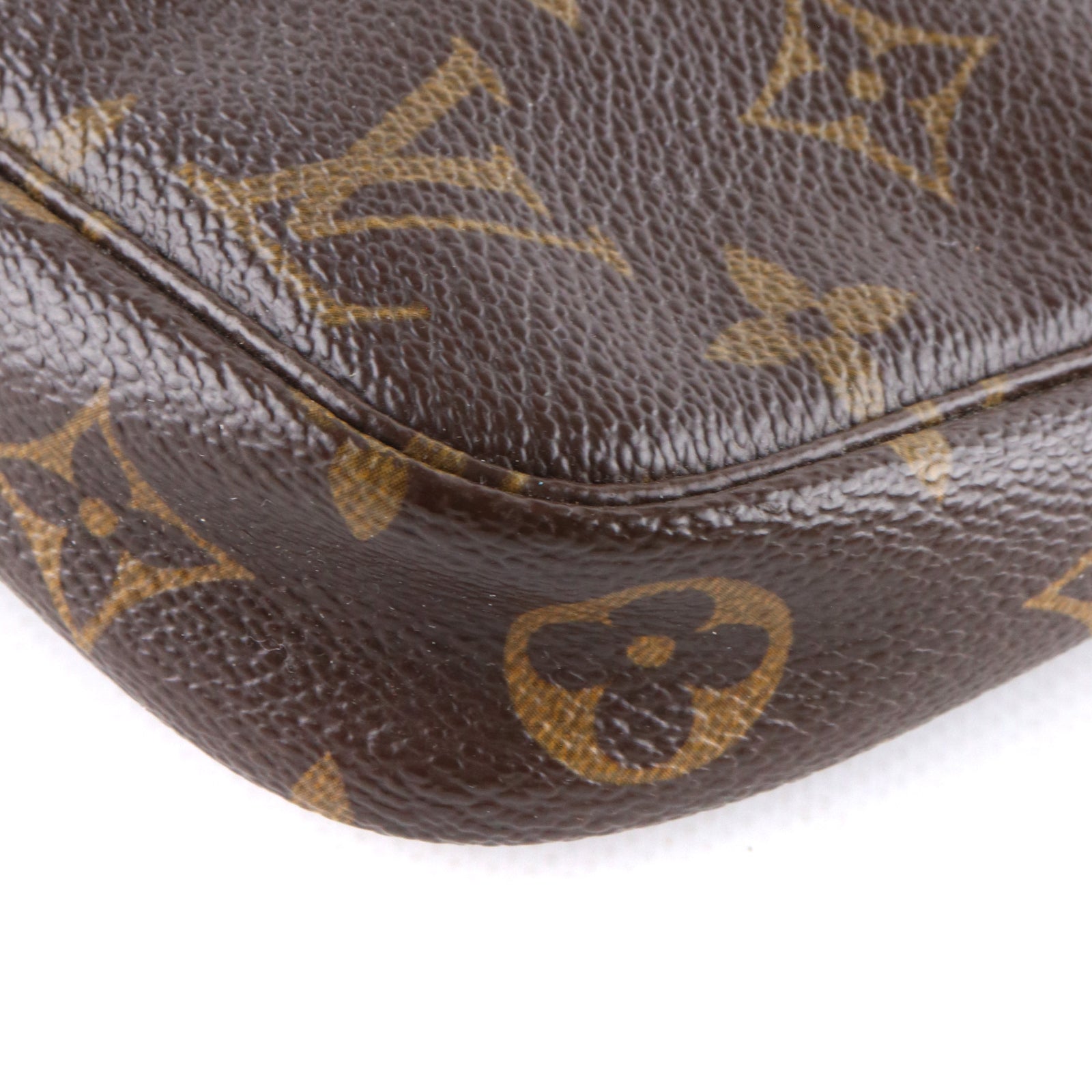 LOUIS VUITTON - Pochette Accessoires en toile monogrammée