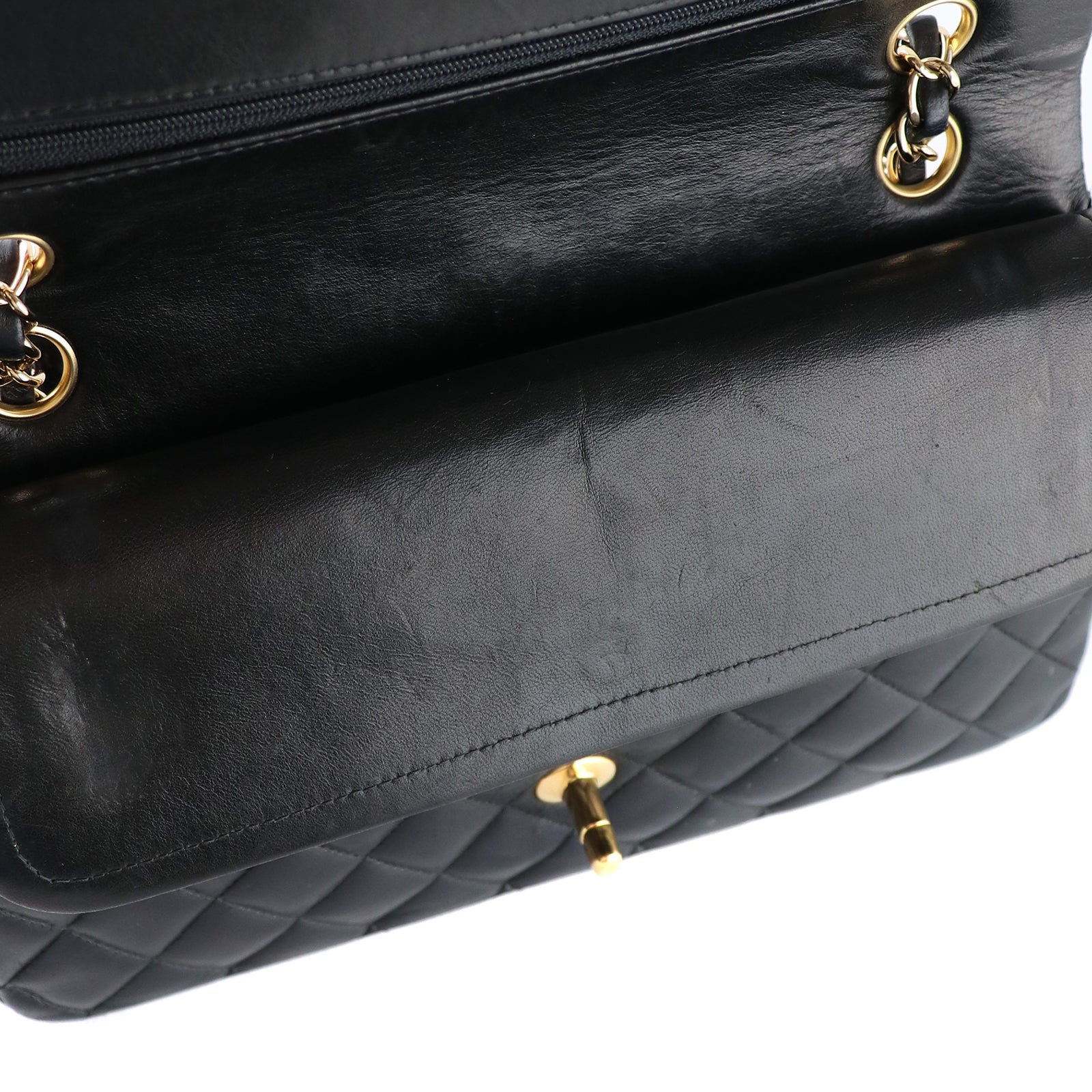 CHANEL - Sac à main Timeless 26 double flap en cuir matelassé noir vintage