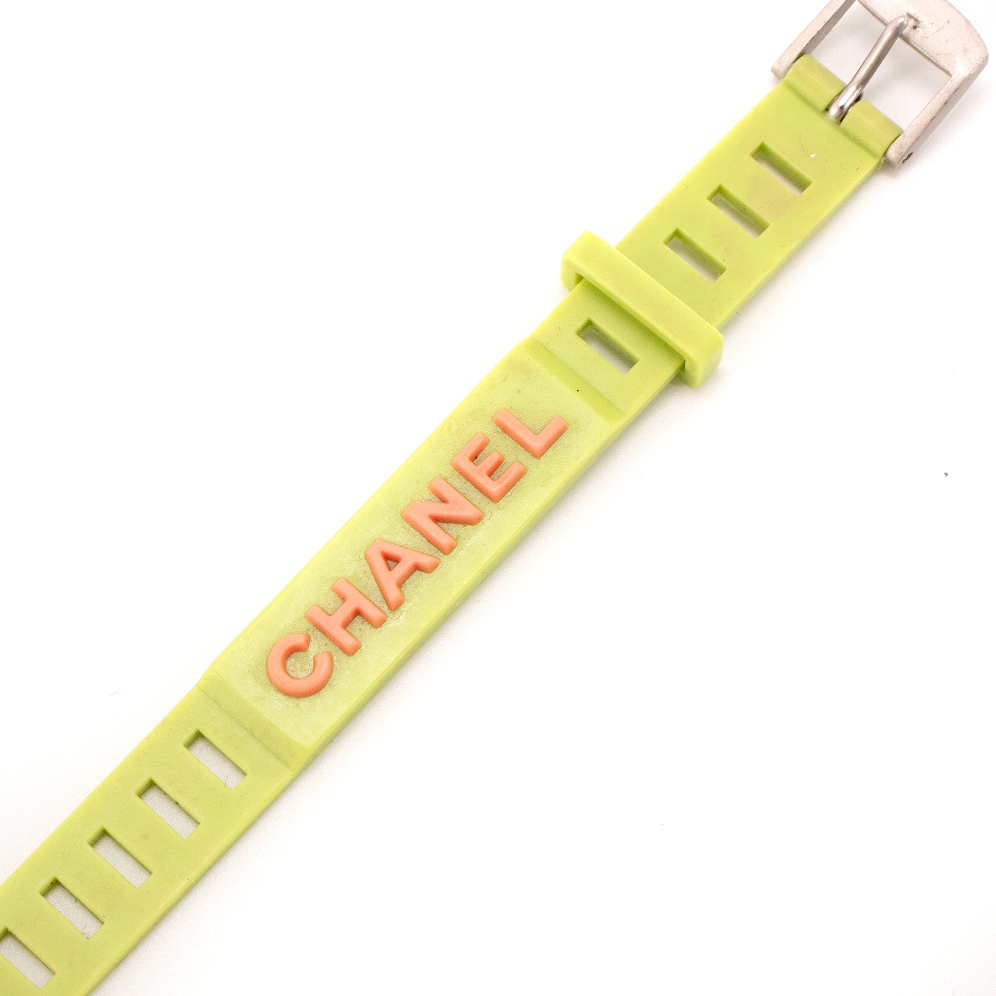 CHANEL - Bracelet Chanel en caoutchouc vert