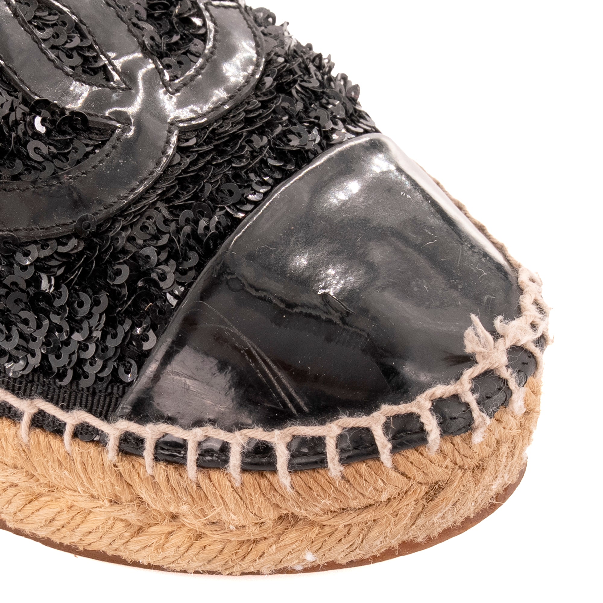 CHANEL - Chanel CC espadrilles in sequins and black patent leather (T37)