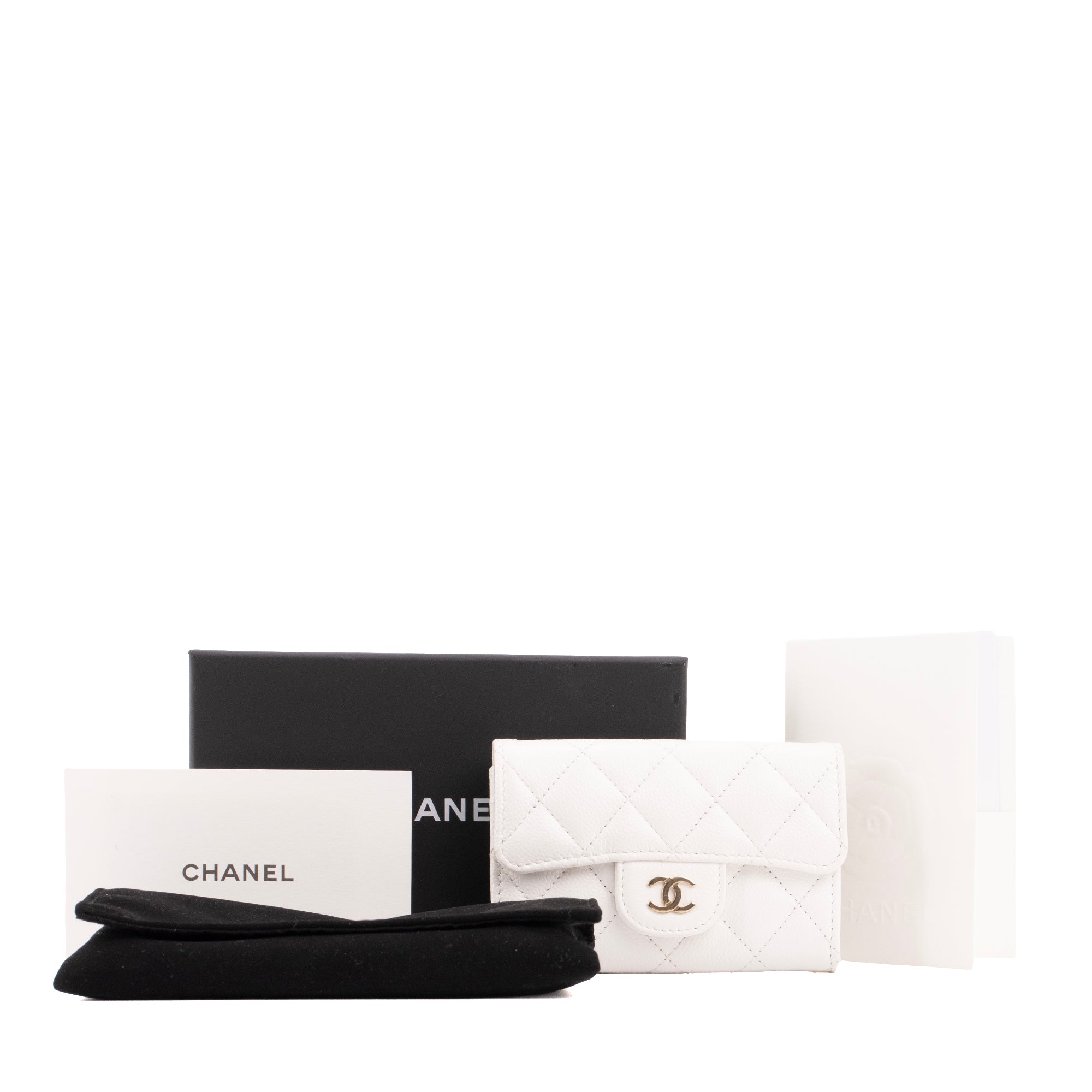 CHANEL - Porte-cartes à rabat classique Chanel en cuir caviar blanc
