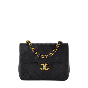 CHANEL - Sac à bandoulière Classique/Timeless Mini Square Chanel en cuir noir vintage