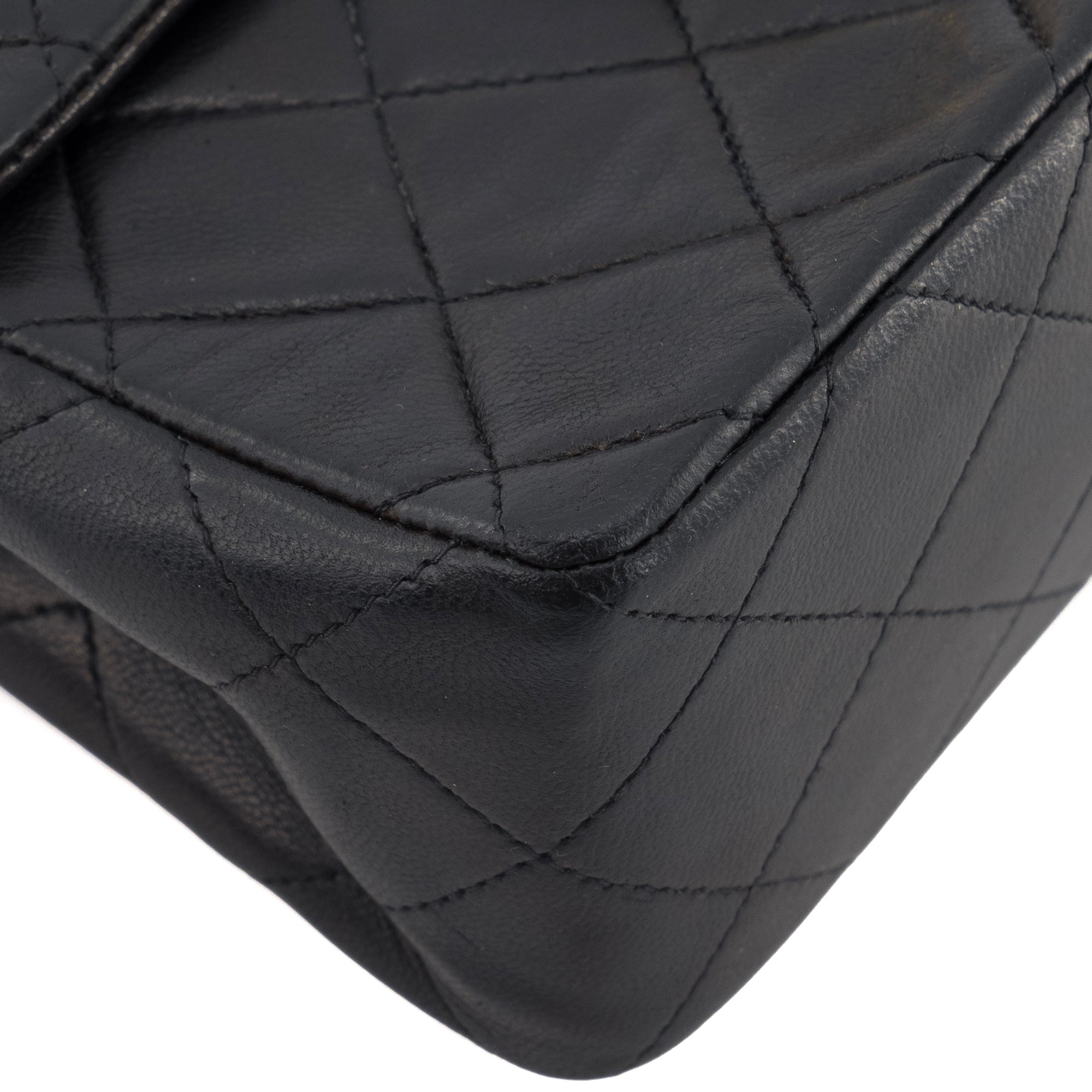 CHANEL - Sac à bandoulière Classique/Timeless Mini Square Chanel en cuir noir vintage