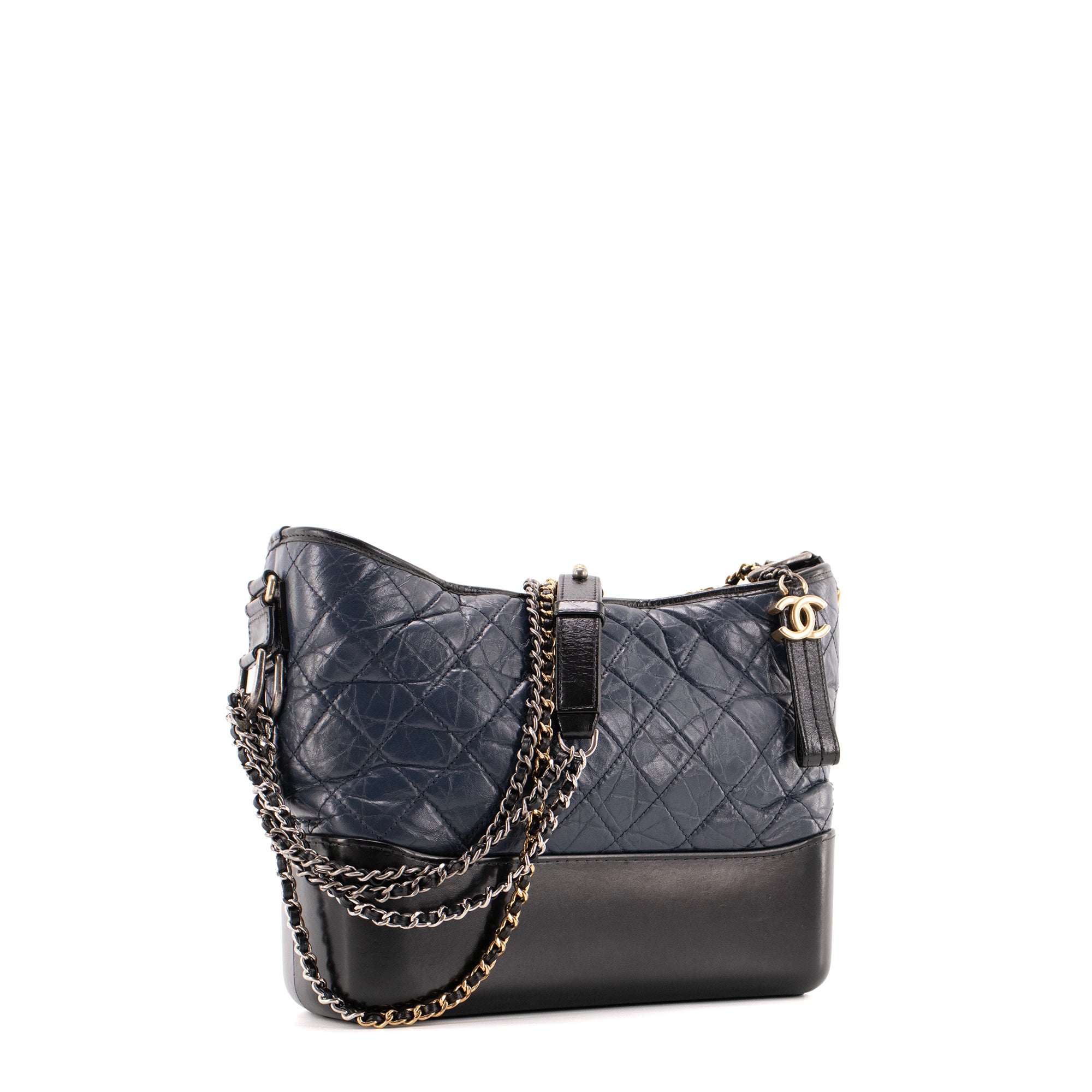 CHANEL - Sac à bandoulière Gabrielle medium Chanel en cuir froissé bleu marine et noir