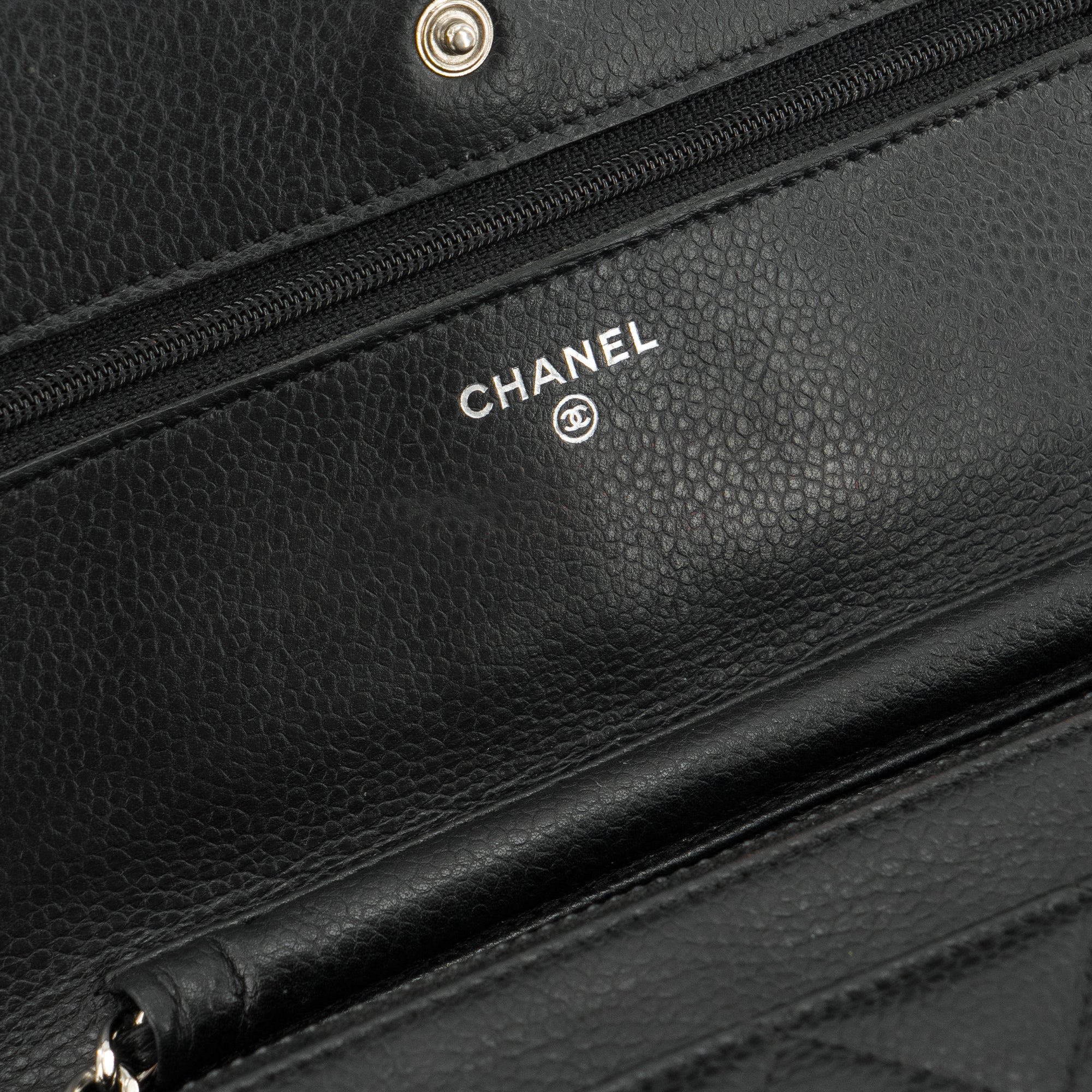 CHANEL - Sac à bandoulière Wallet on Chain Chanel en cuir caviar noir