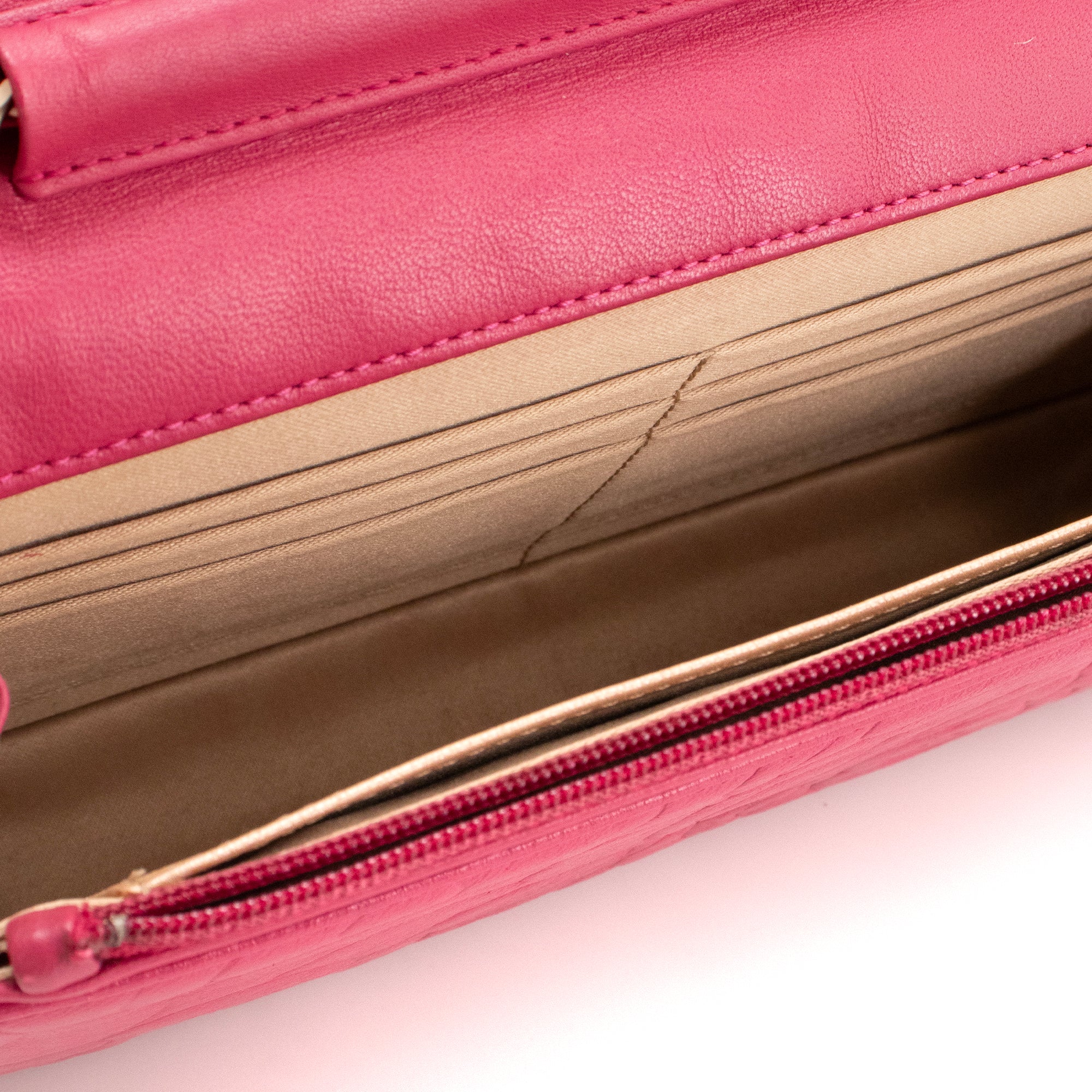 CHANEL - Sac à bandoulière Wallet On Chain Classique/Timeless Camélia Chanel en cuir rose