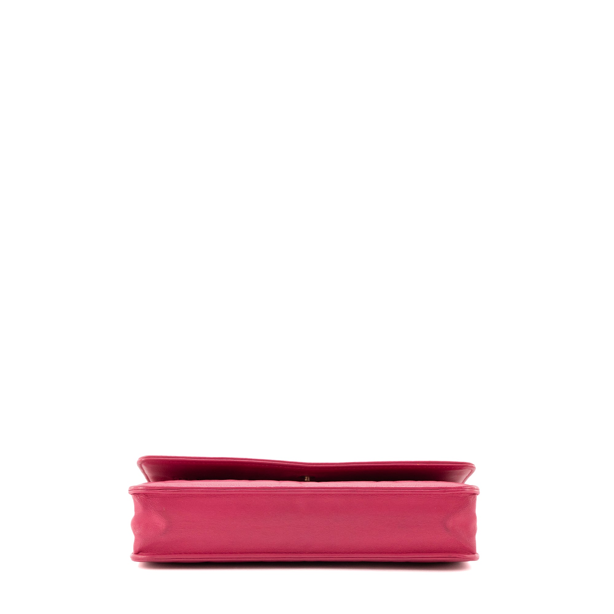 CHANEL - Sac à bandoulière Wallet On Chain Classique/Timeless Camélia Chanel en cuir rose