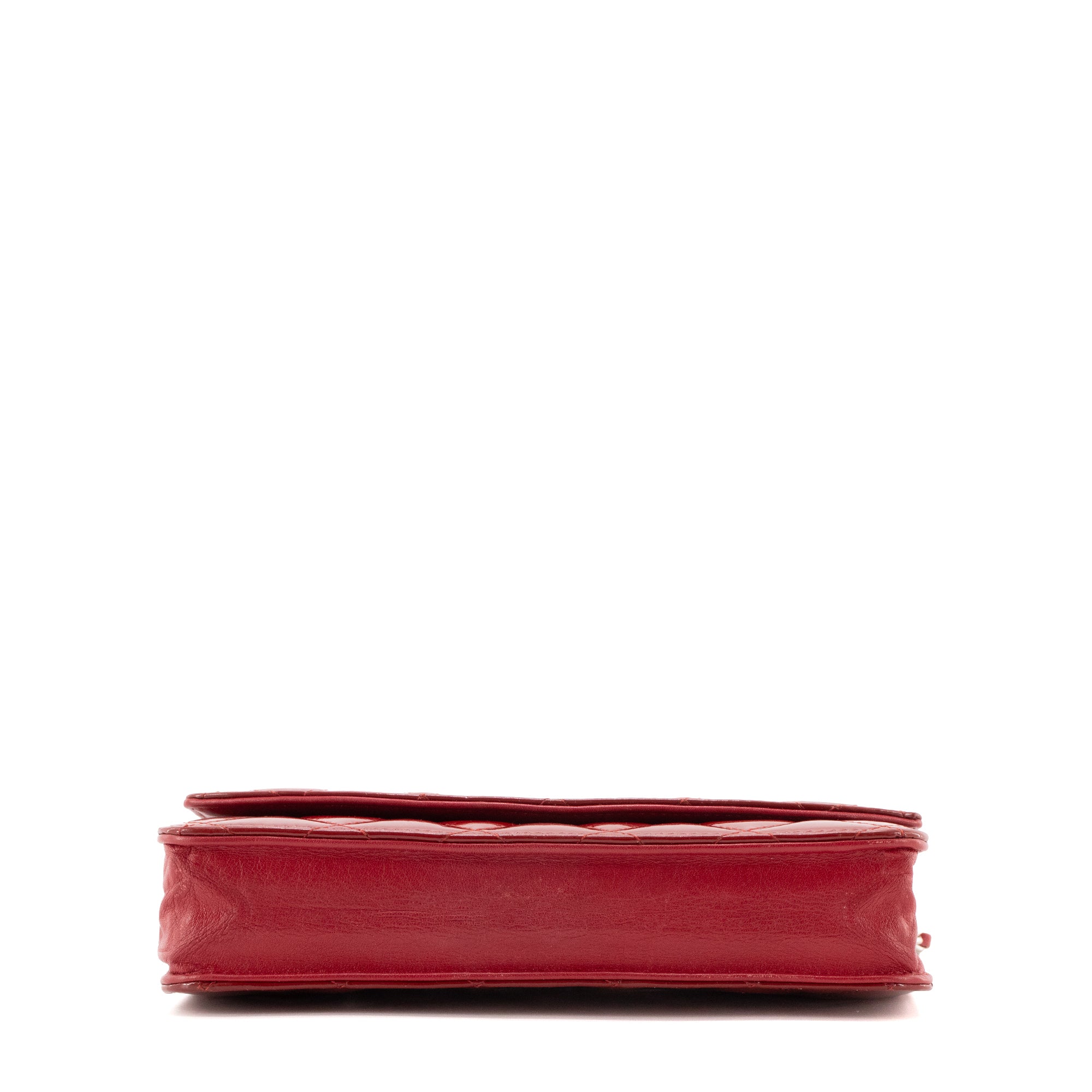 CHANEL - Sac à bandoulière Wallet On Chain Classique/Timeless Chanel en cuir verni bordeaux