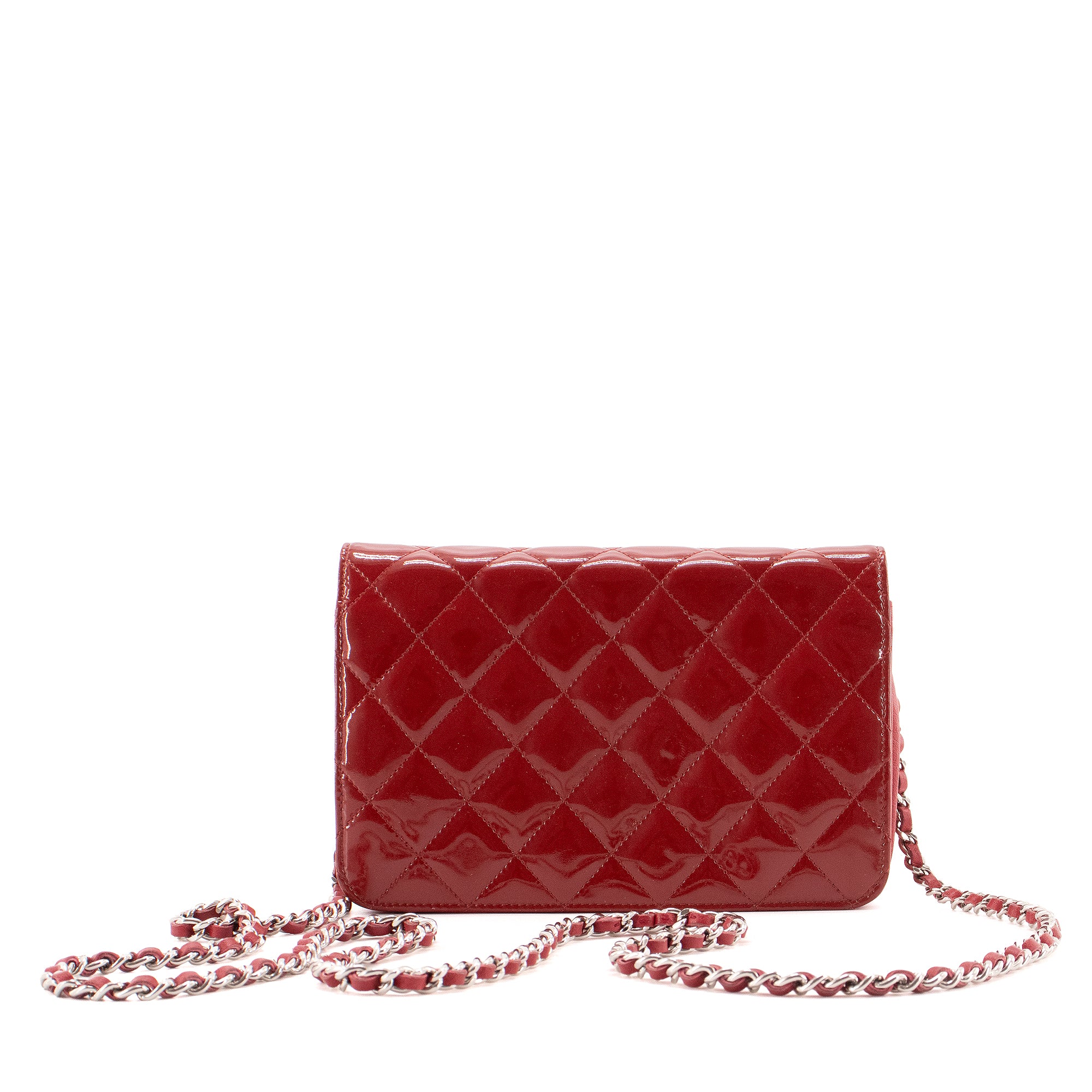 CHANEL - Sac à bandoulière Wallet On Chain Classique/Timeless Chanel en cuir verni bordeaux