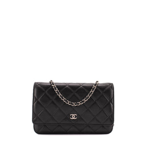 CHANEL - Sac à bandoulière Wallet On Chain Classique/Timeless Chanel en cuir lisse noir